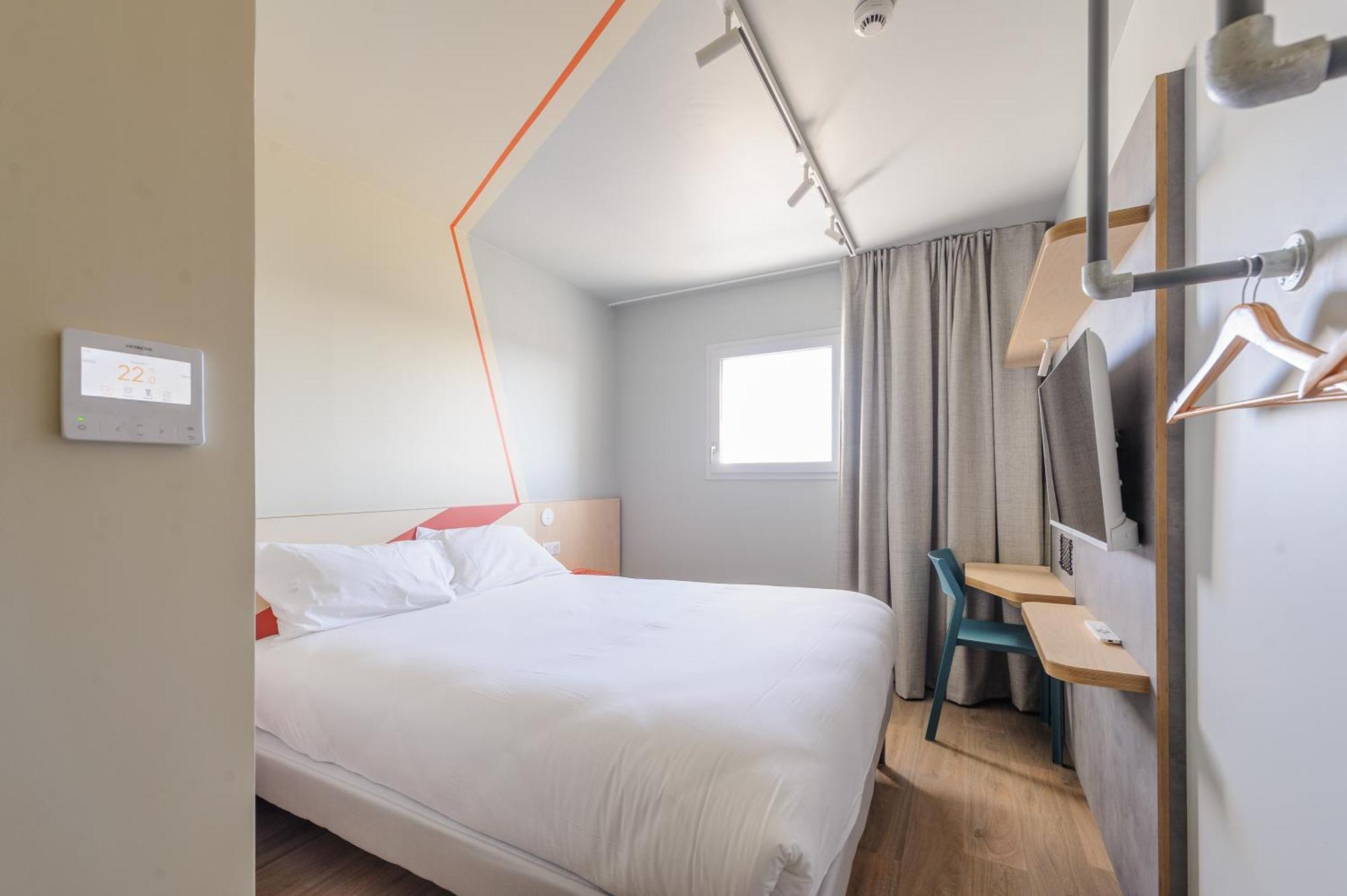 Standard Double Room,1742595556:JPEG
