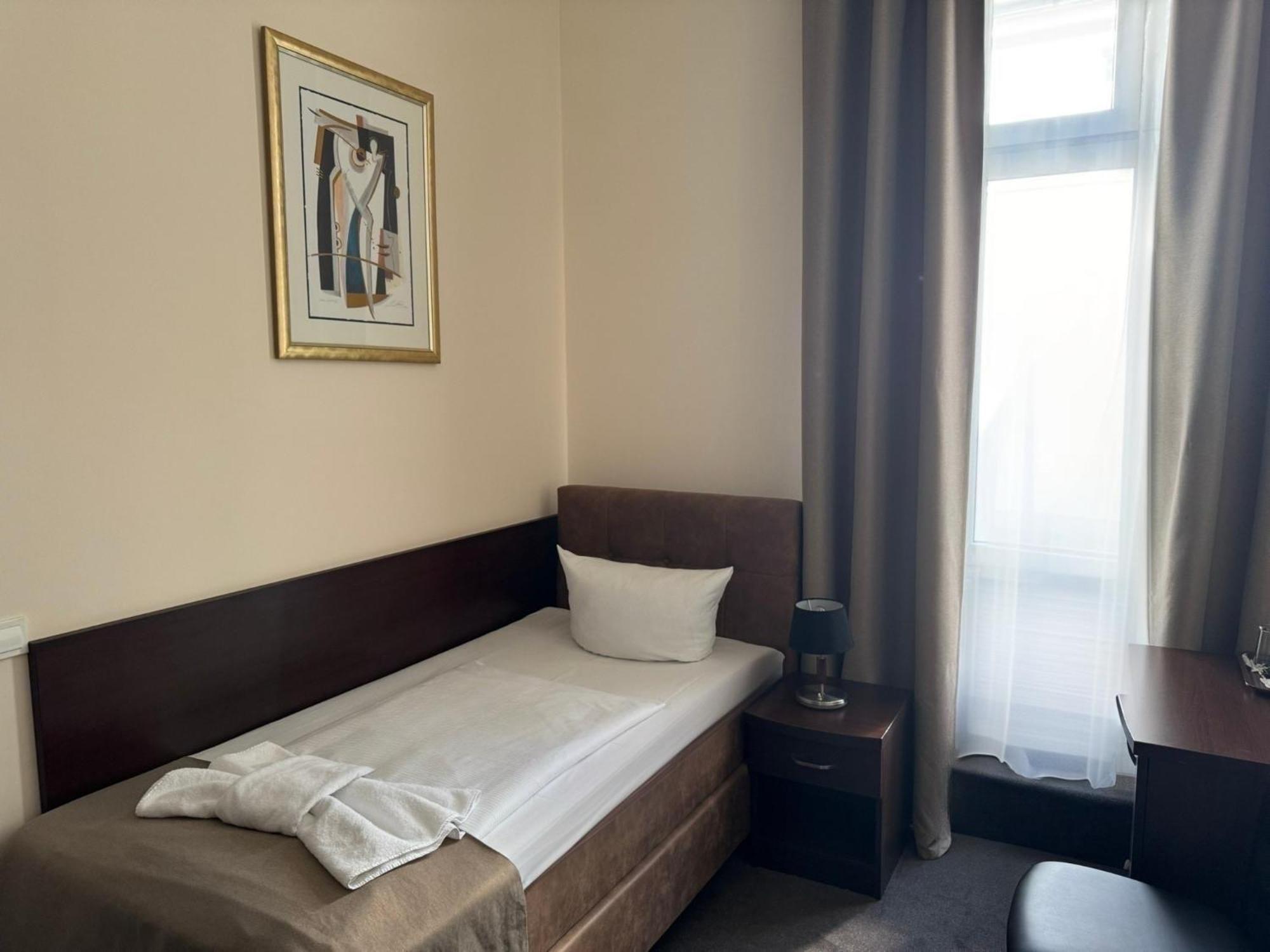 Standard Single Room