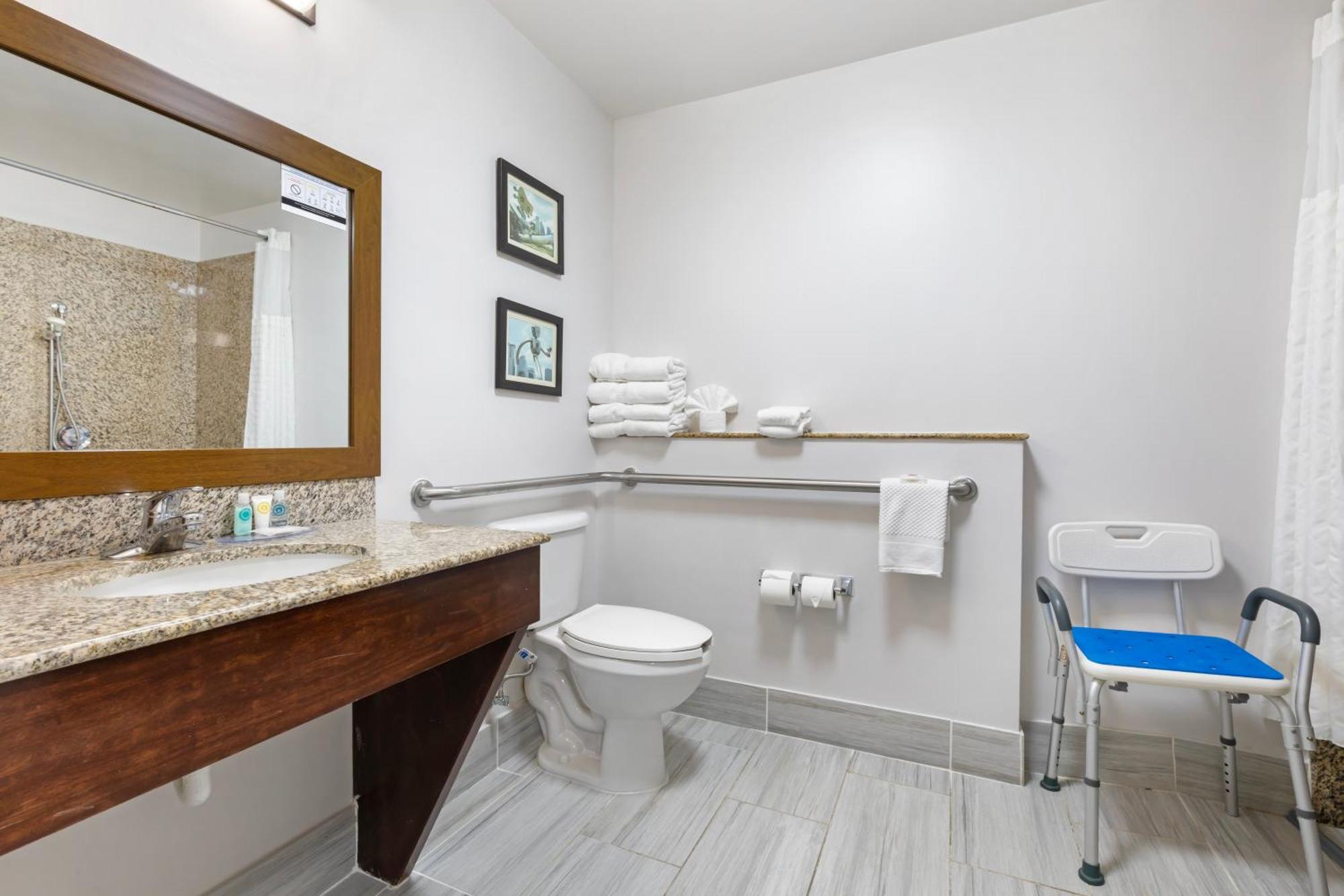 King Suite with Accessible Tub - Accessible/Non-Smoking