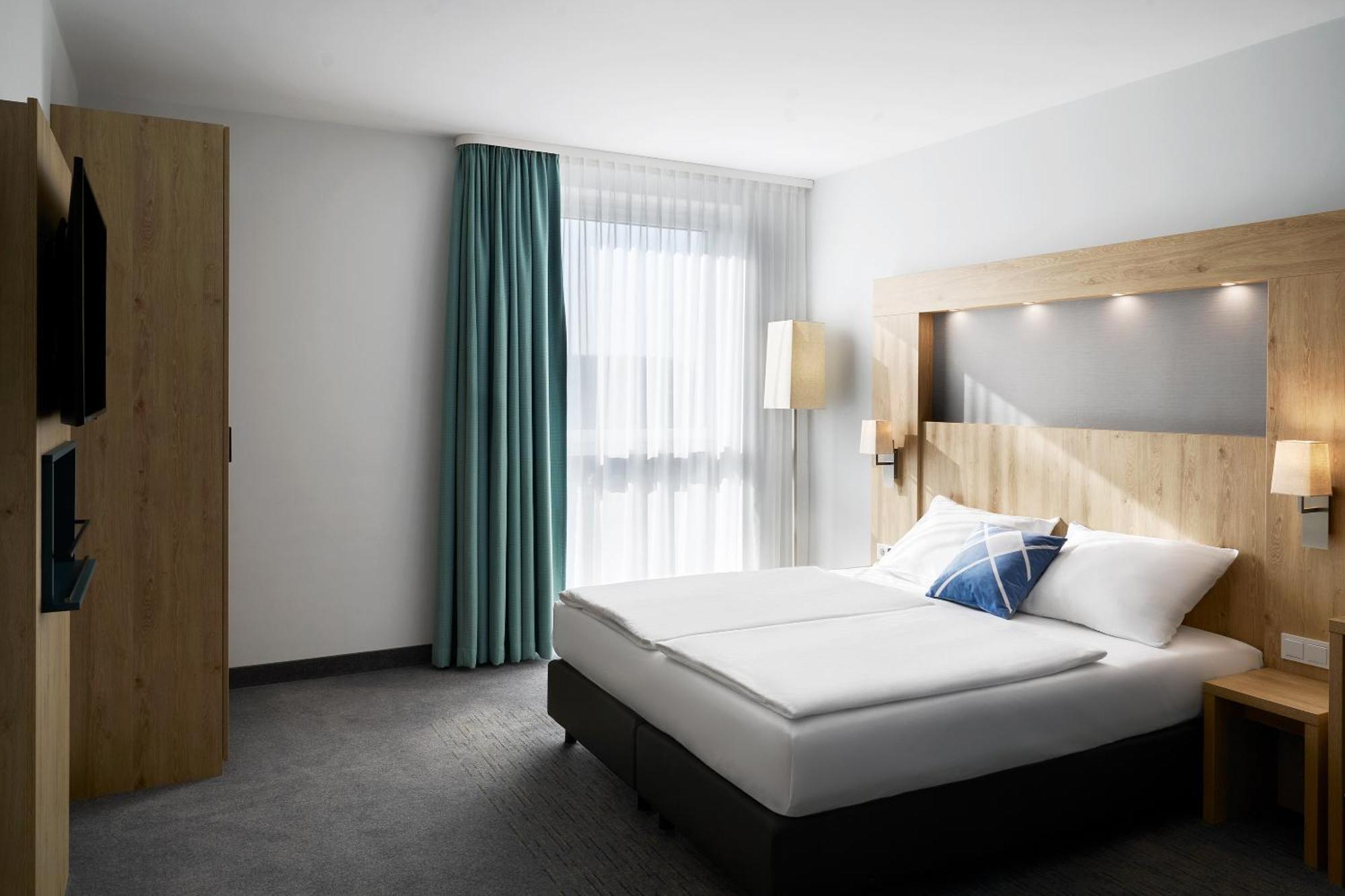 Standard King Room Street View