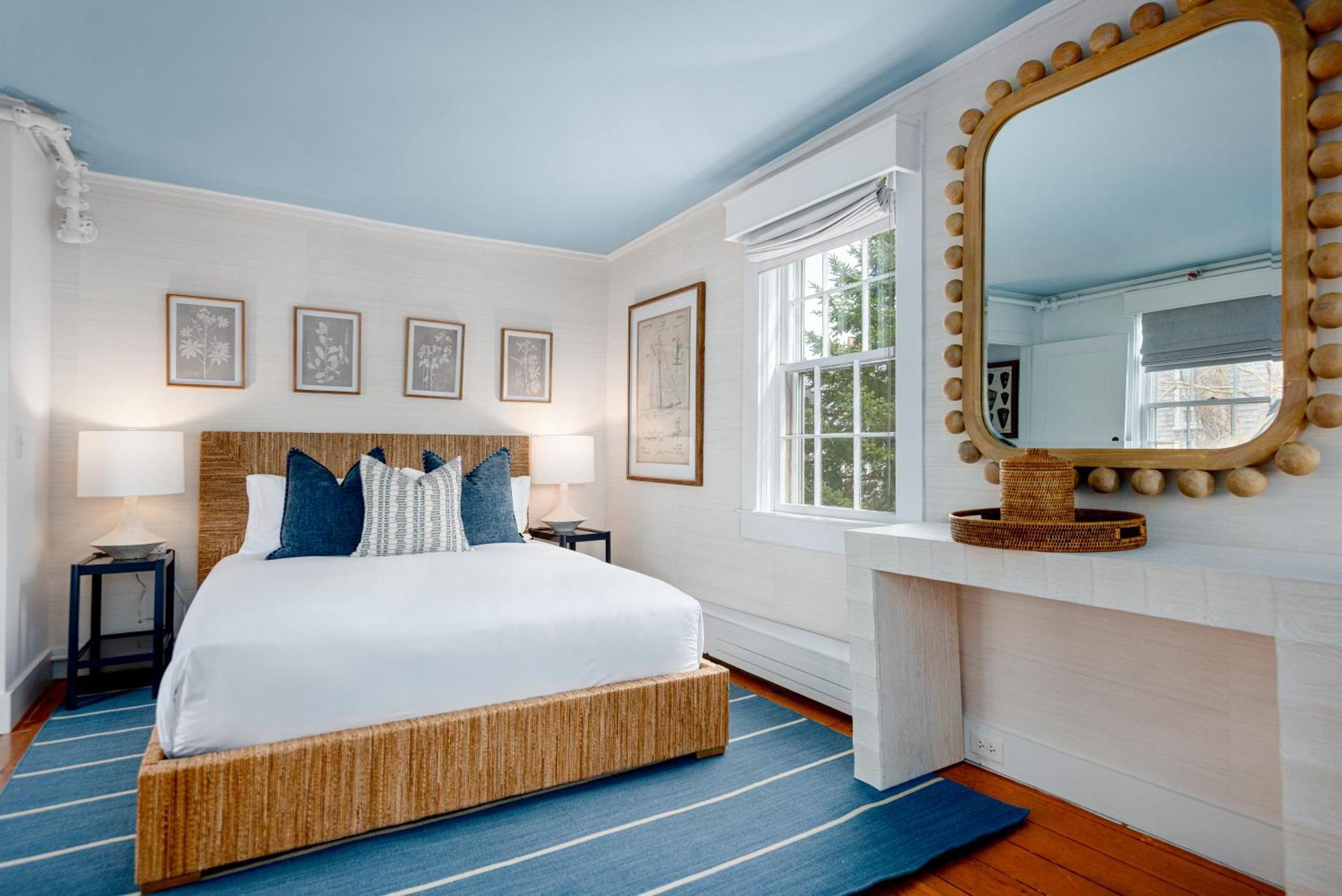 Queen Room with Balcony