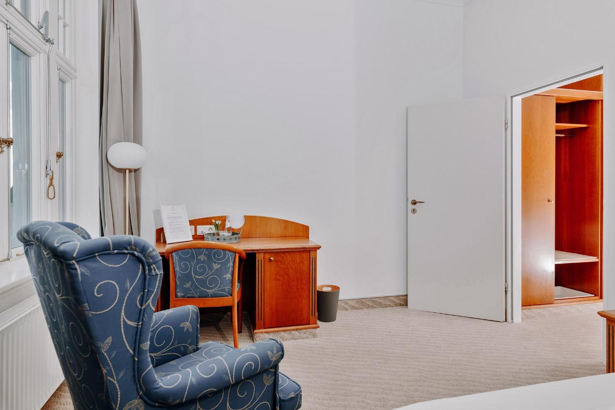 Large Single Room