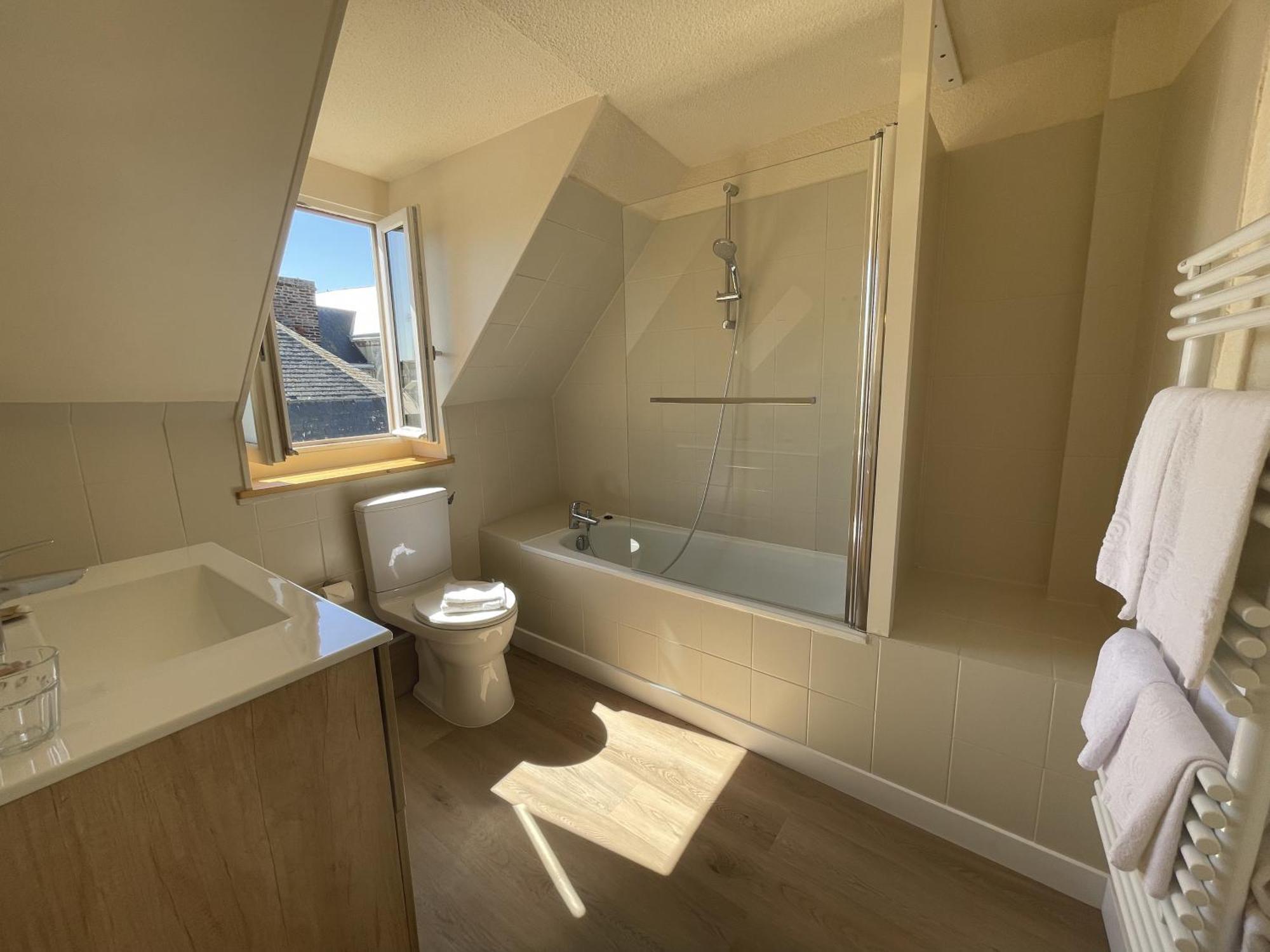Superior Triple Room,1666646459:JPEG