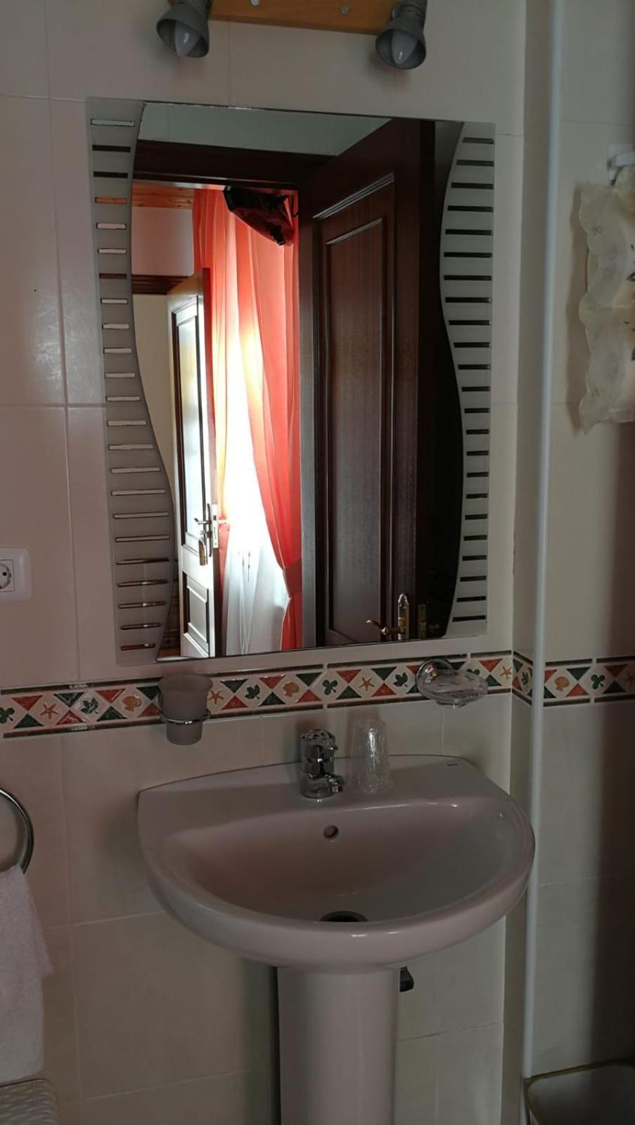 Single Room,1666729195:JPEG