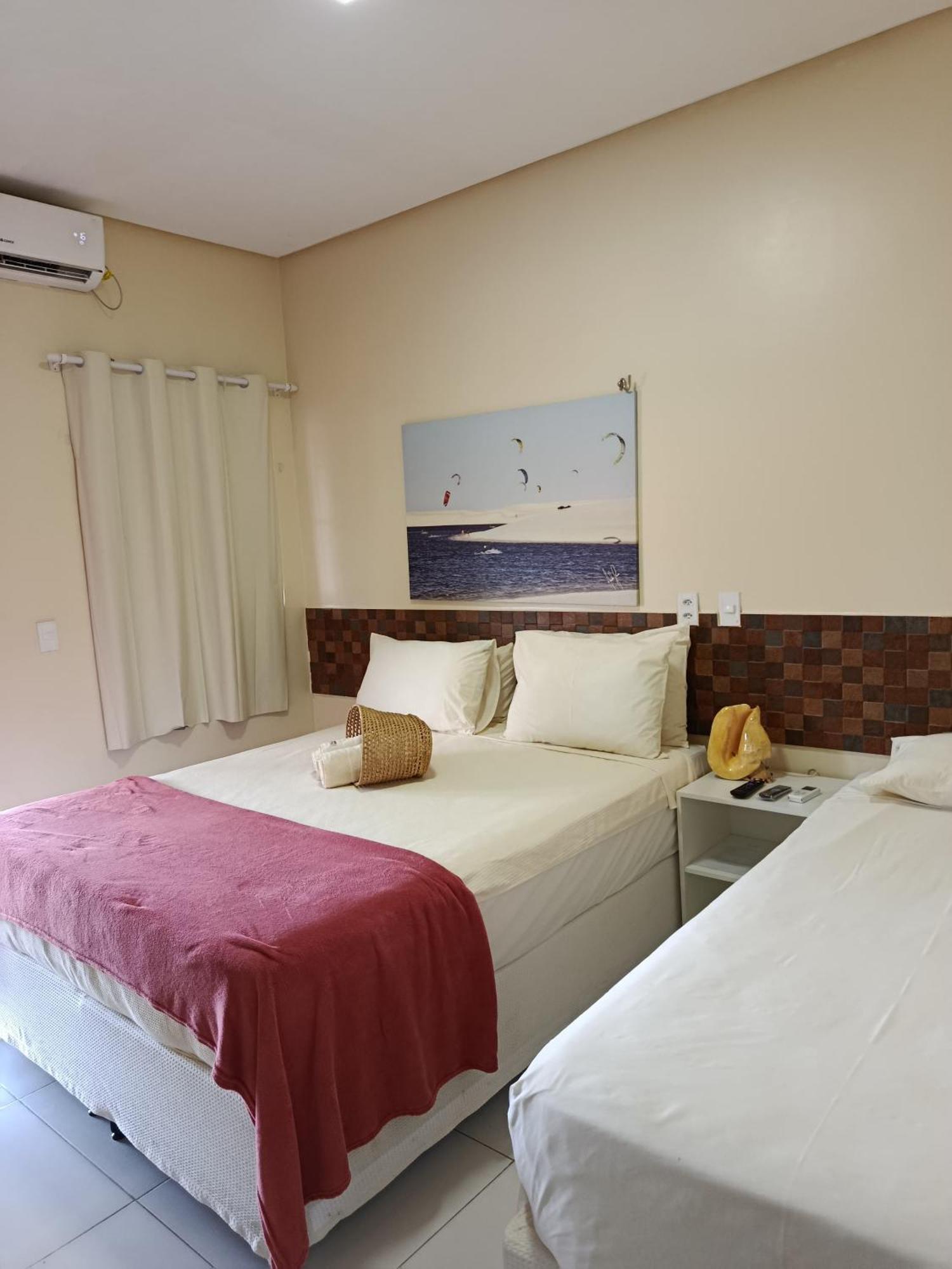 Quarto com Cama de Casal ou 2 de Solteiro