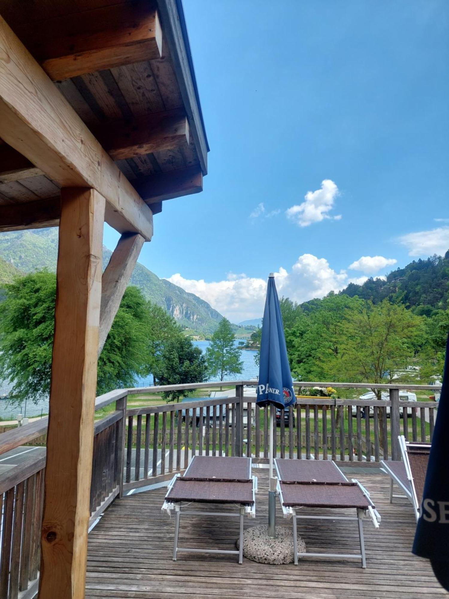 One-Bedroom Apartment Lake View