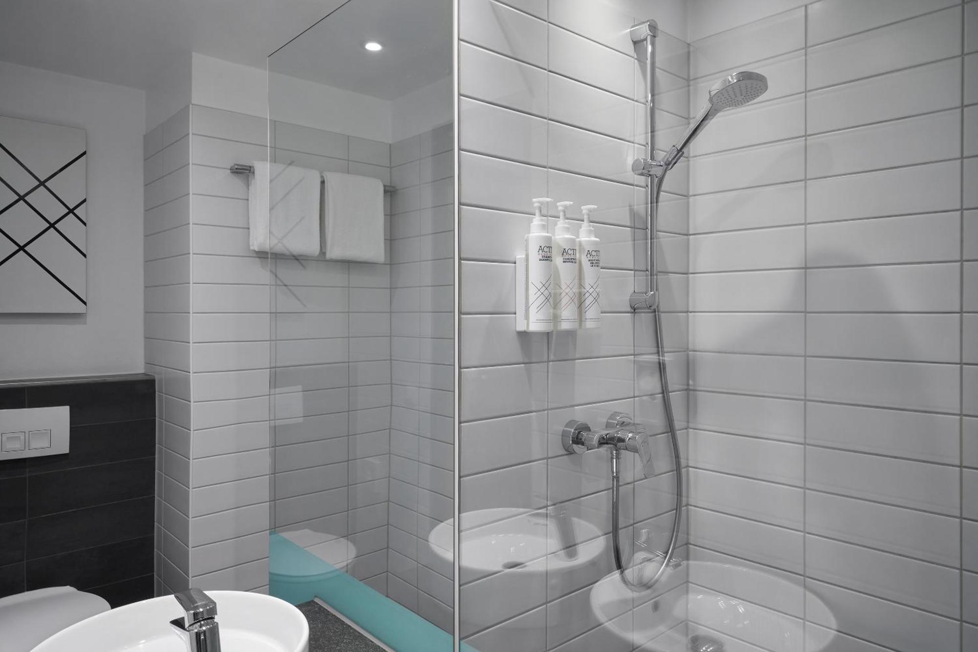Standard Twin Room Street View