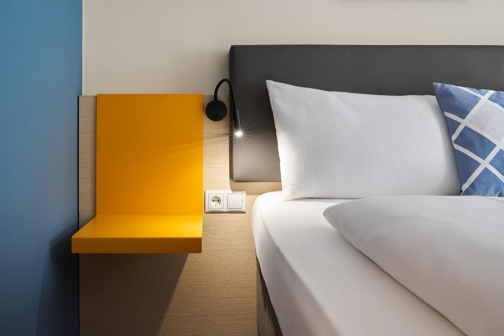Standard Twin Room Street View