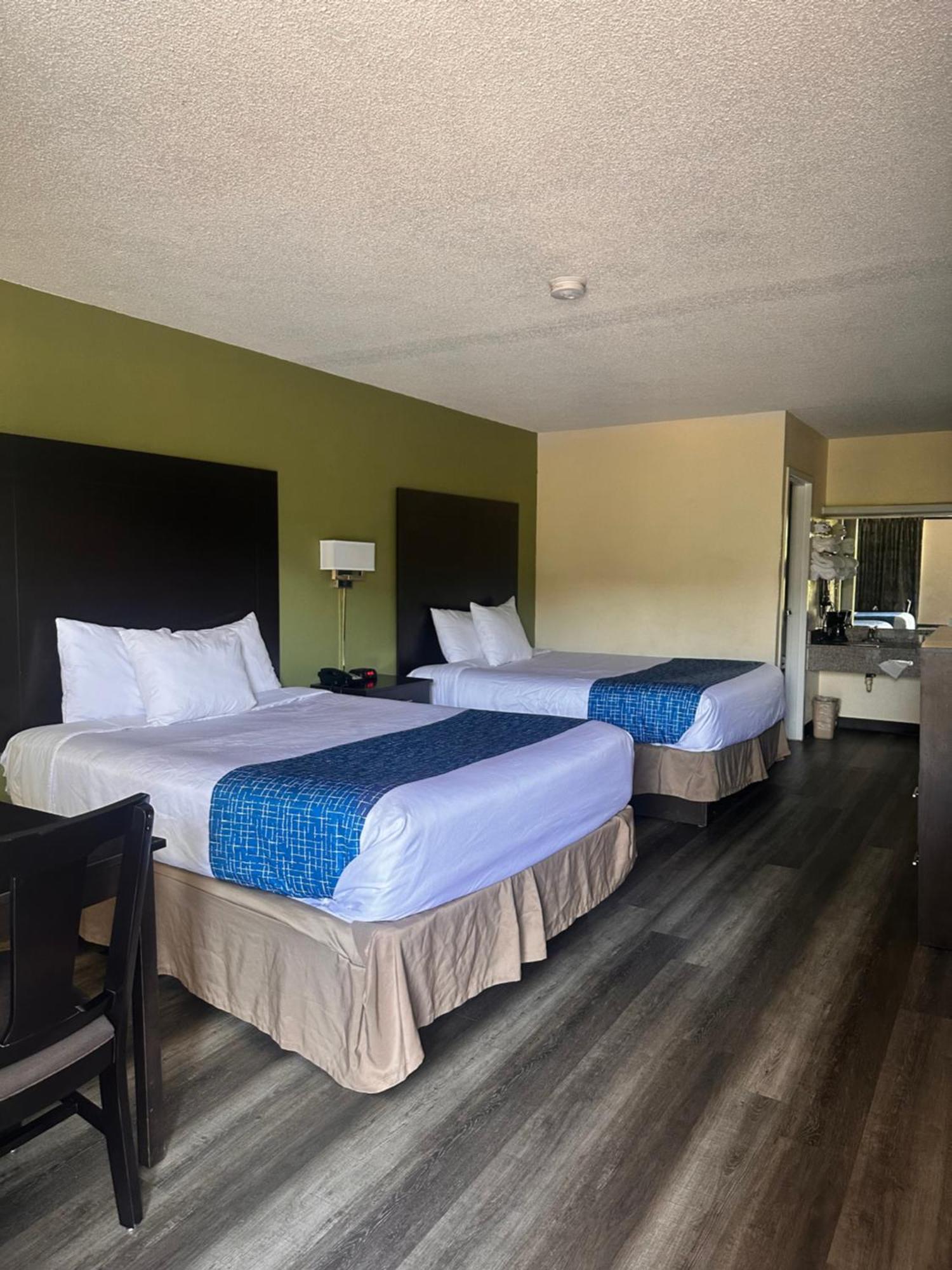 Queen Room with Two Queen Beds - Disability Tub/Non-Smoking