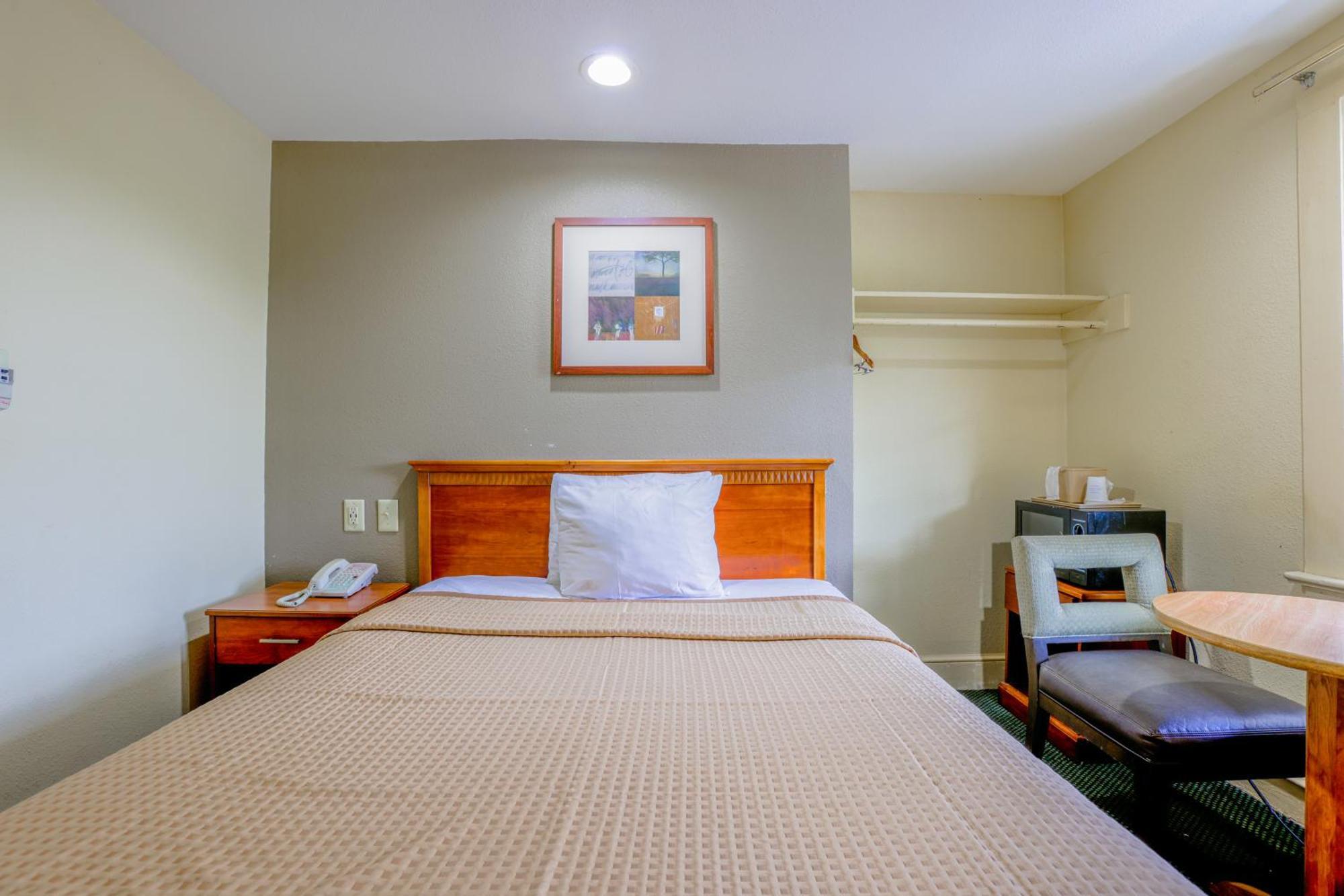 Full Bed Non-Smoking