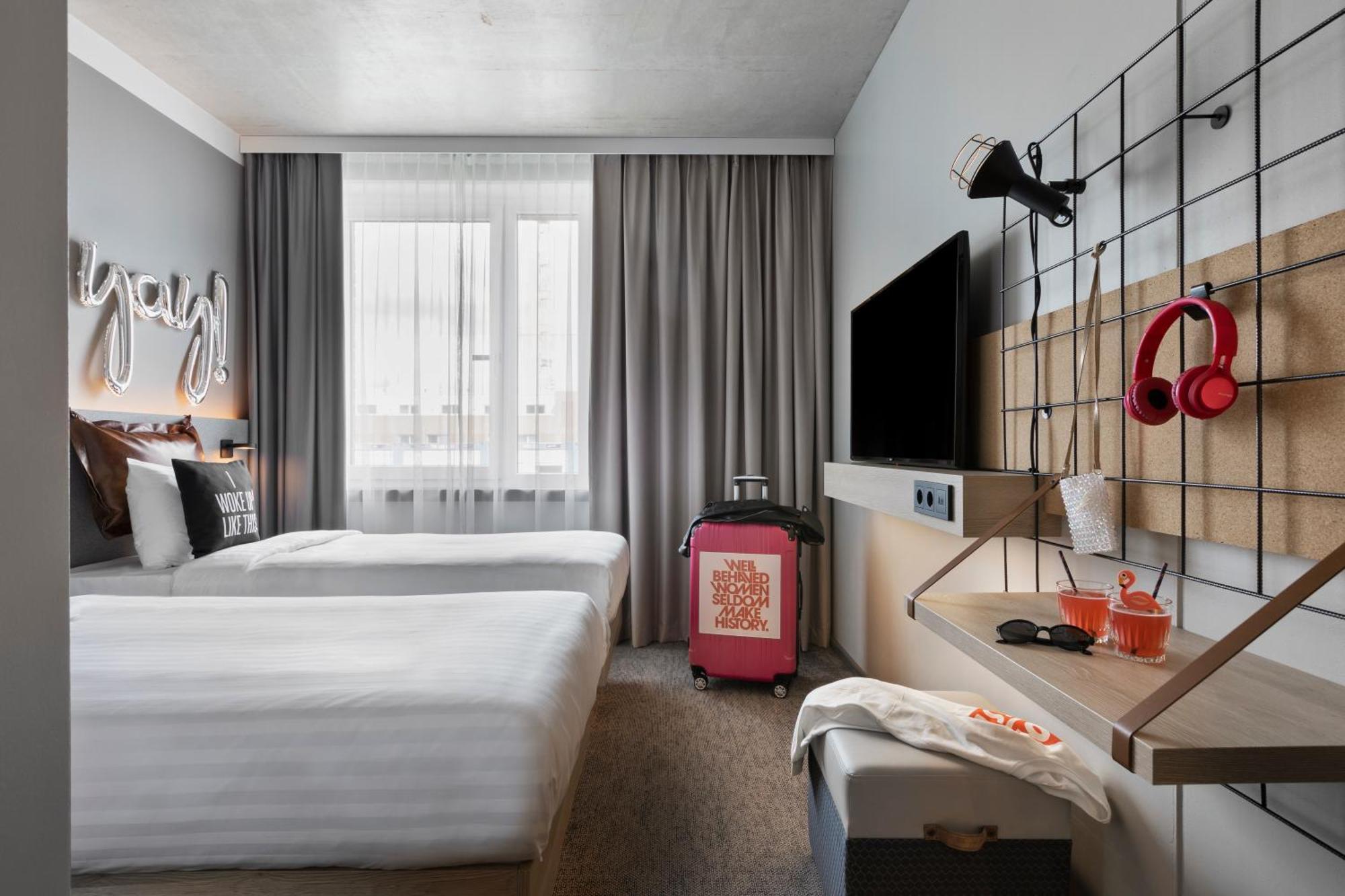 Moxy Sleeper Twin Room