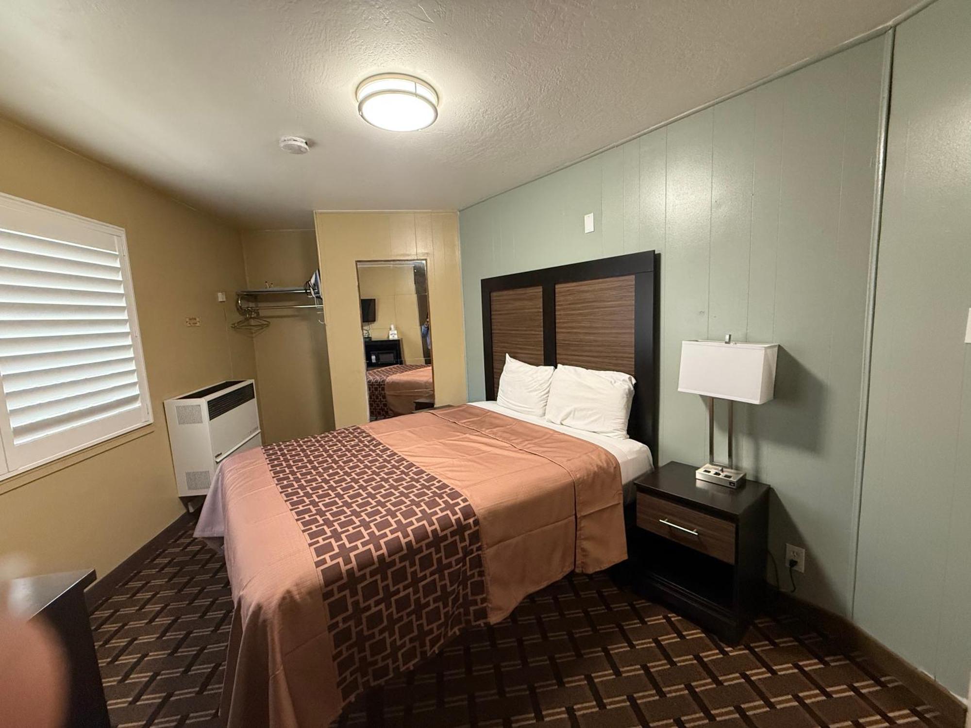Queen Room