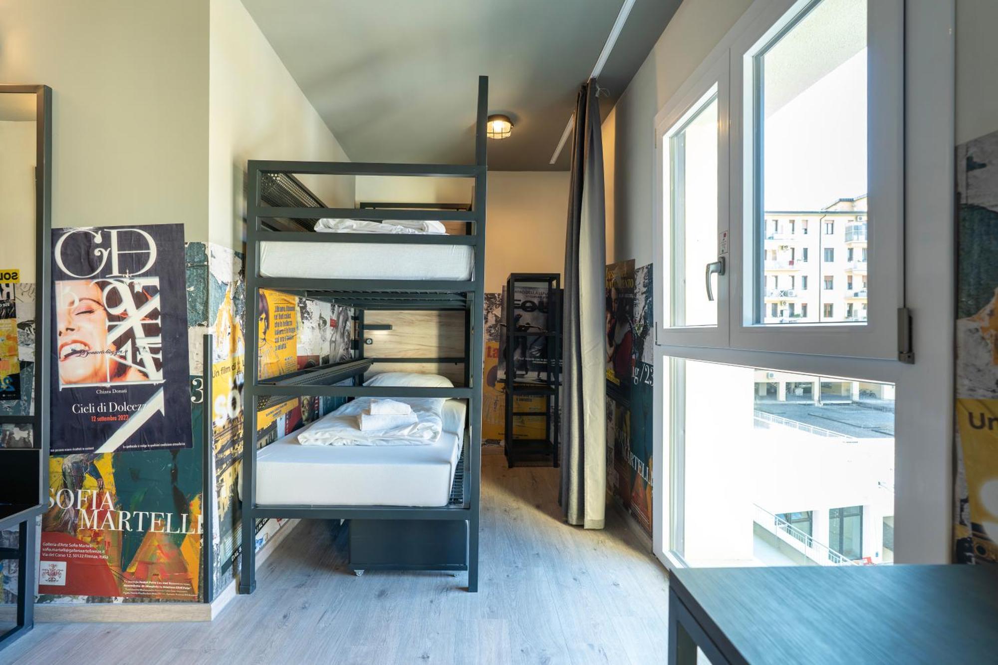 Bed 4-Bed Mixed Dormitory Room