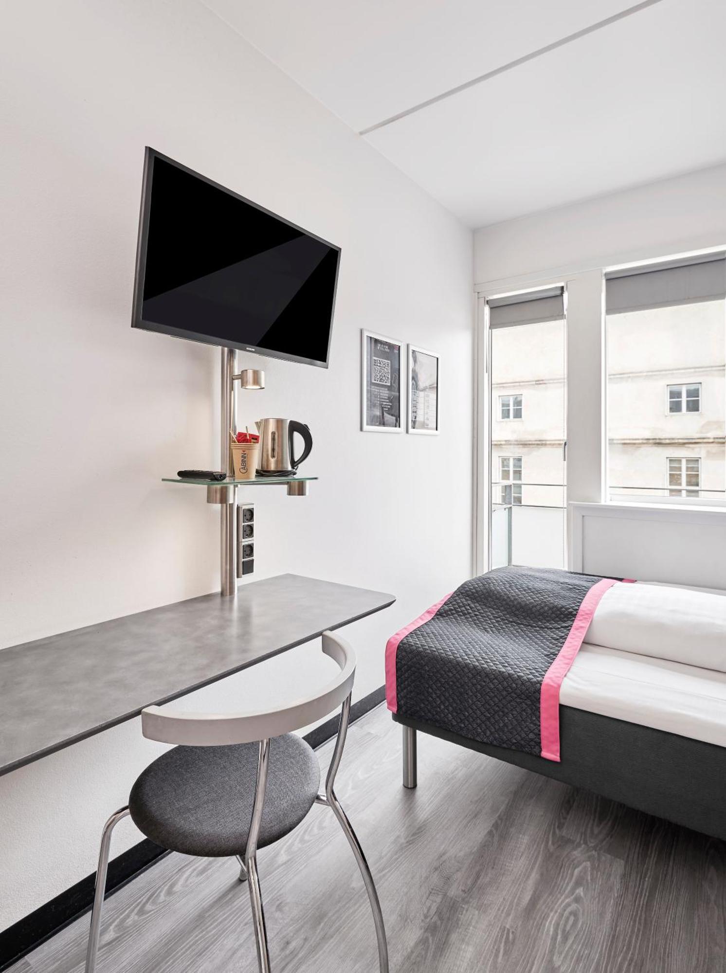 Standard Queen Room