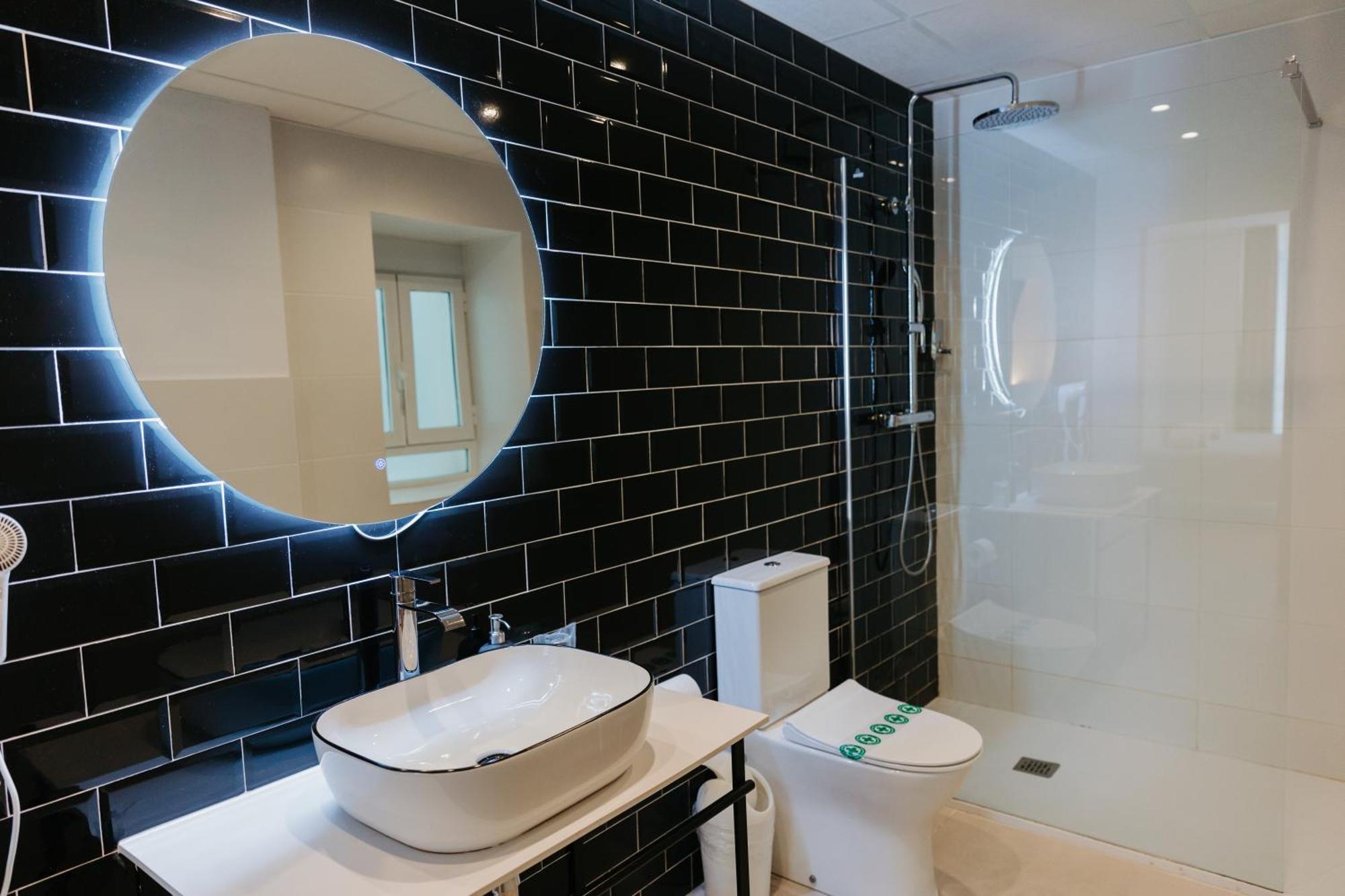 Double Room Private Bathroom