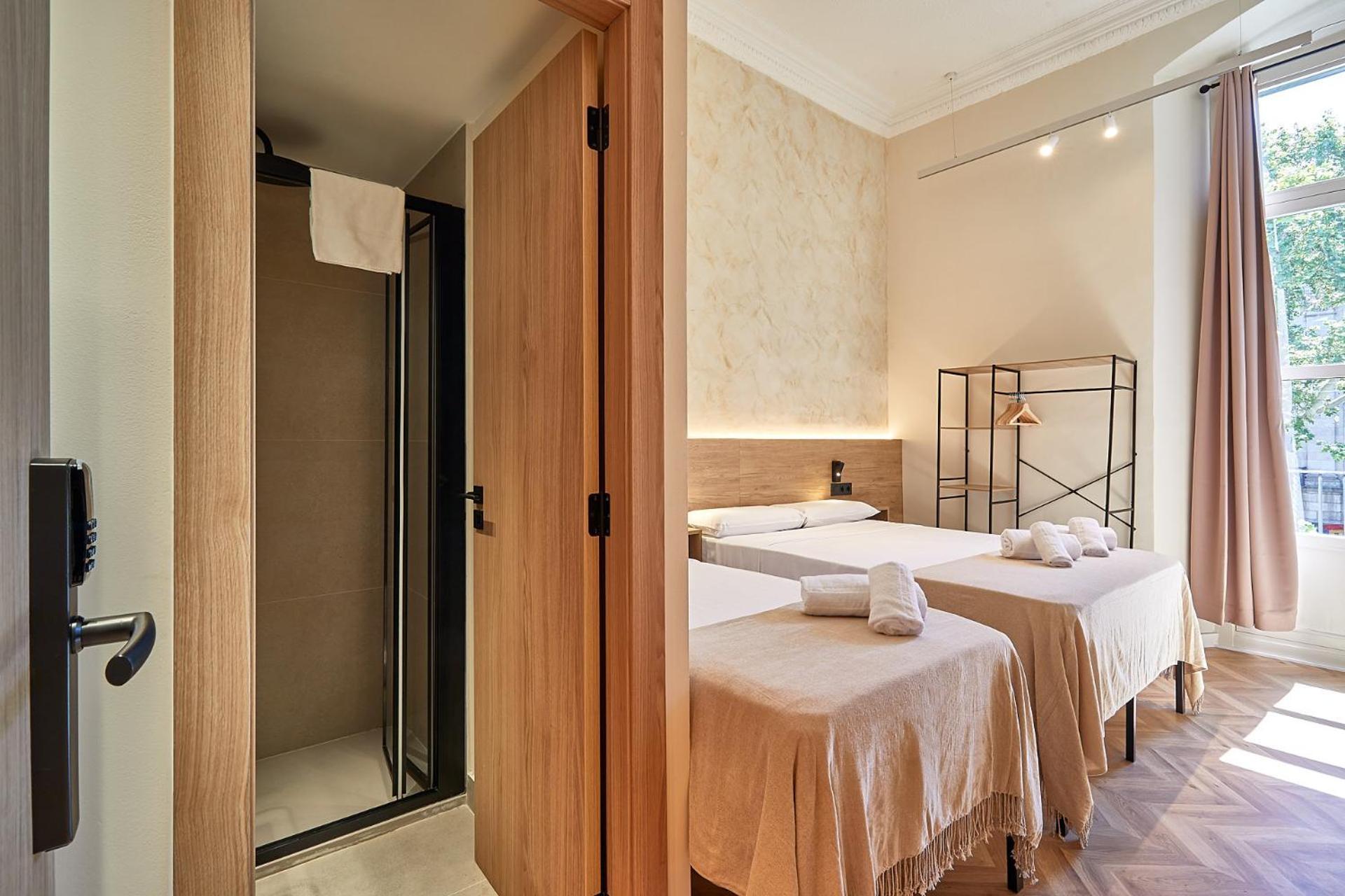 Triple Room Shower