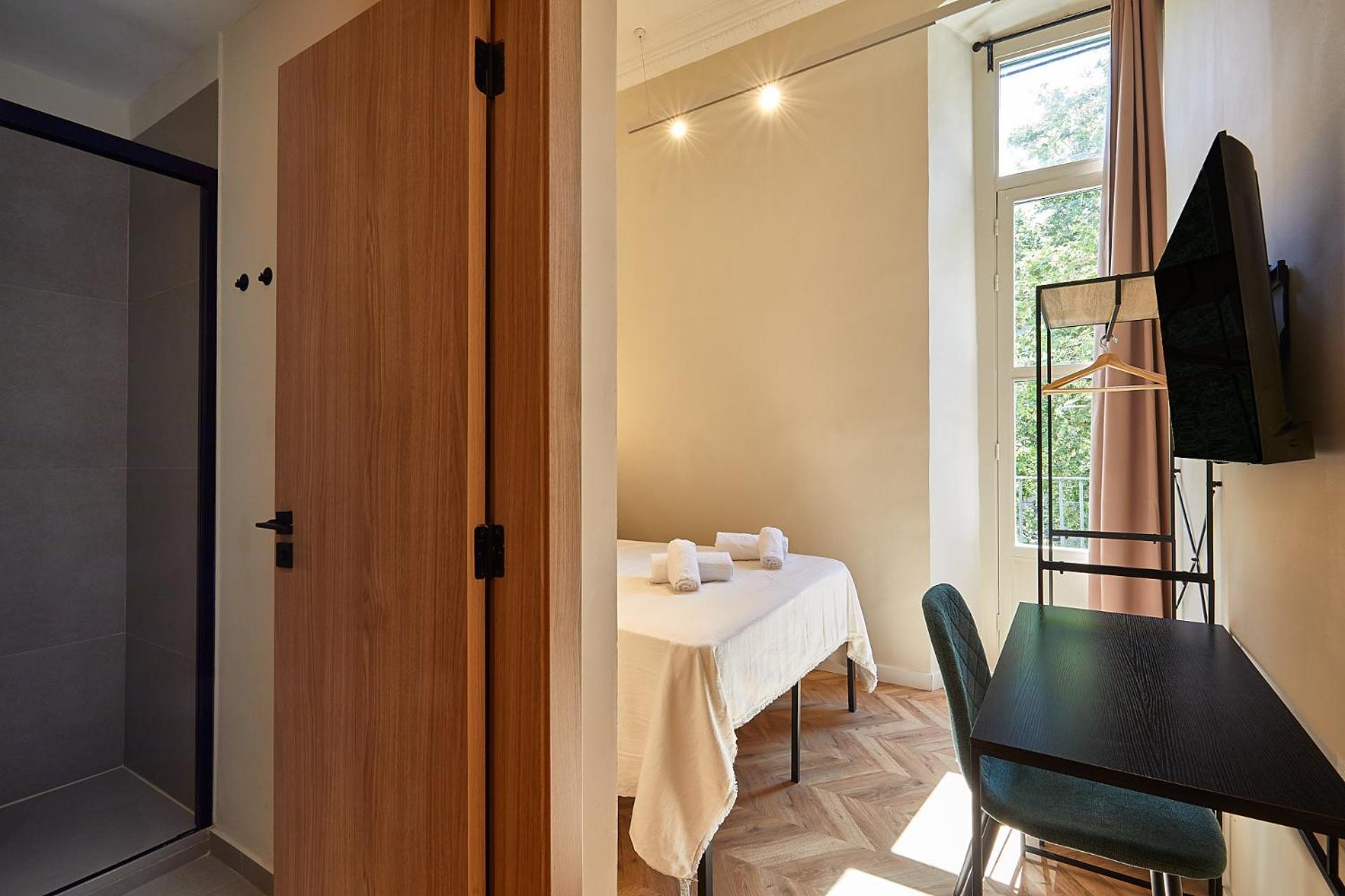 Double Room Private Bathroom