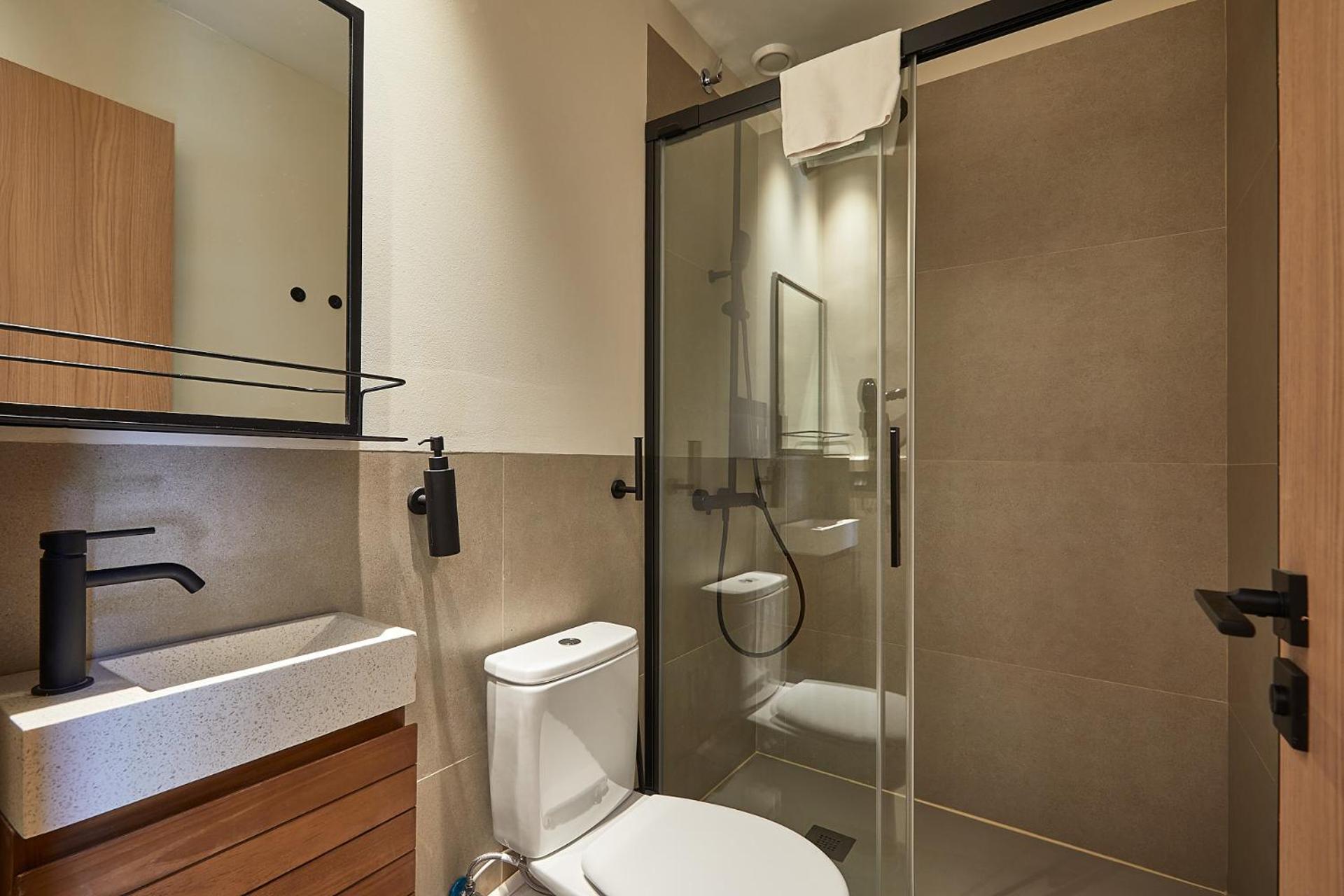 Double Room Private Bathroom