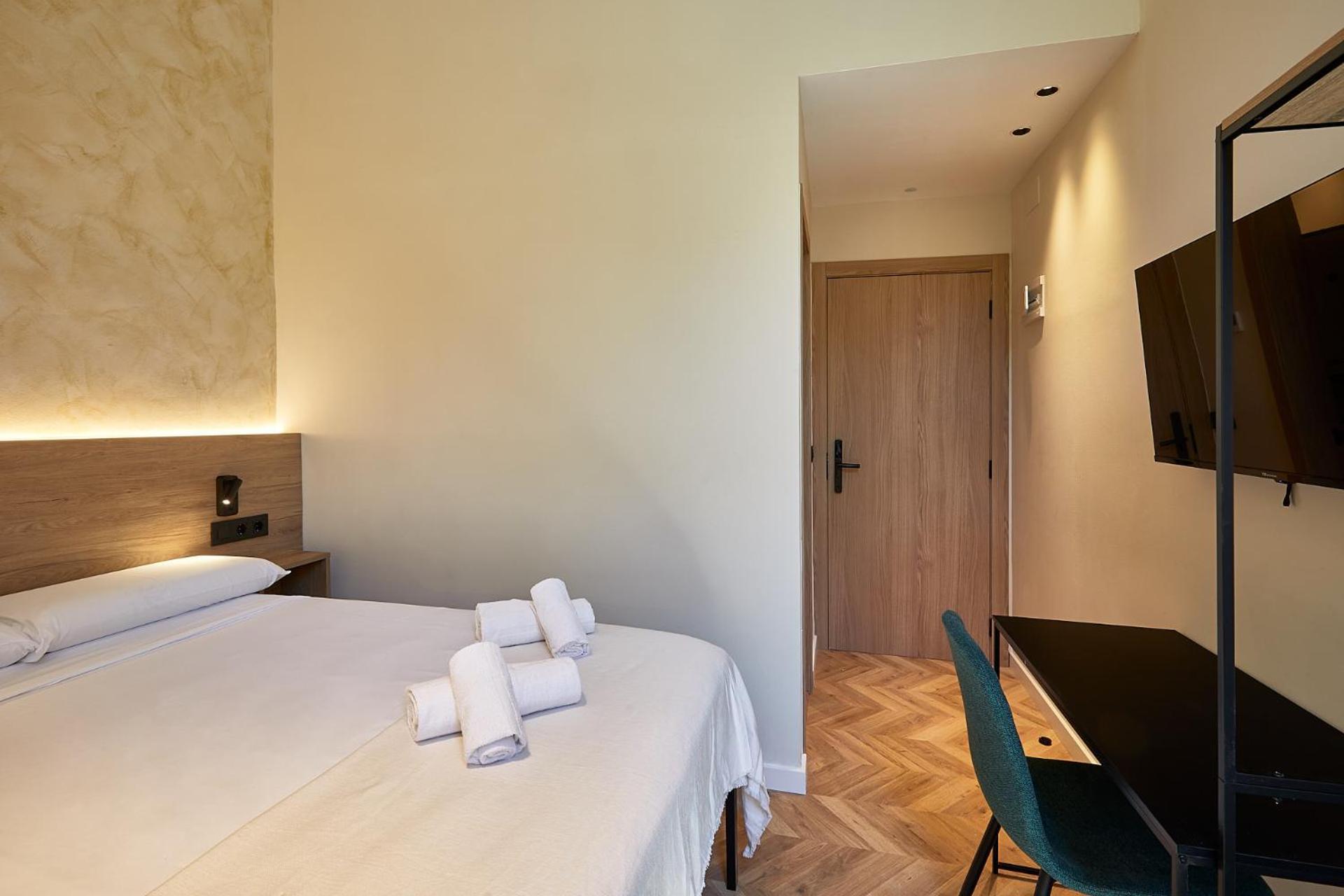 Double Room Private Bathroom
