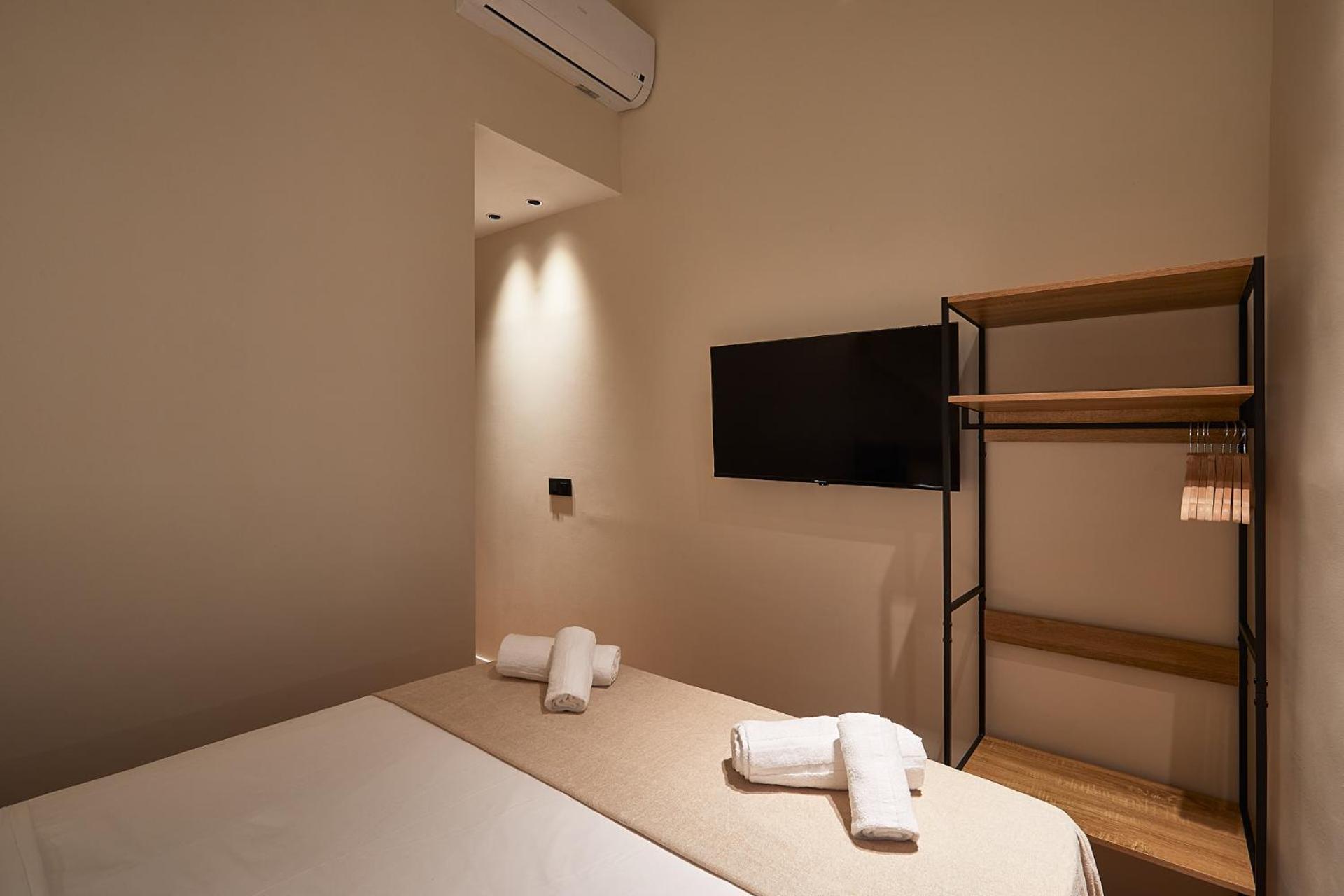 Double Room Private Bathroom