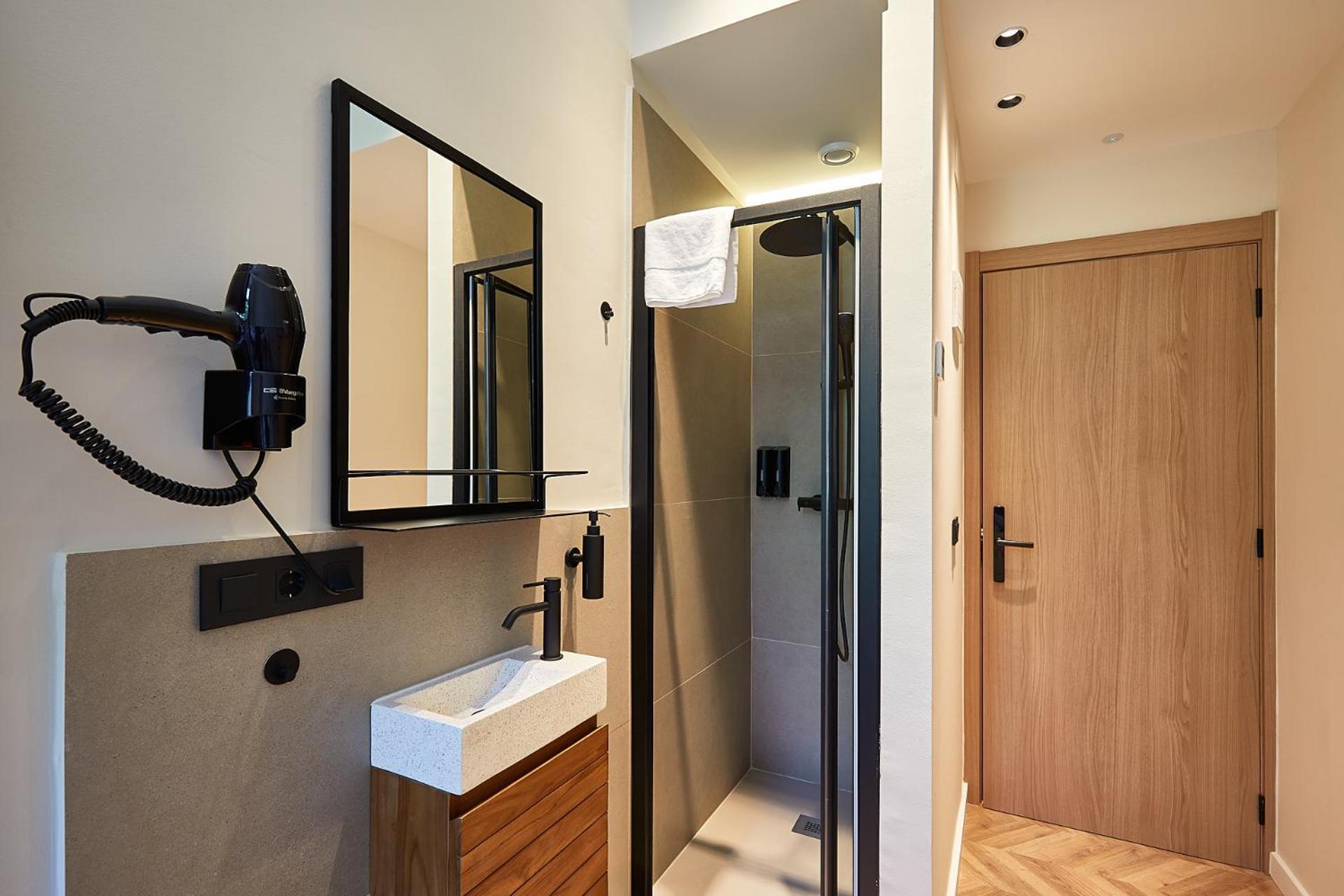 Single Room Shower