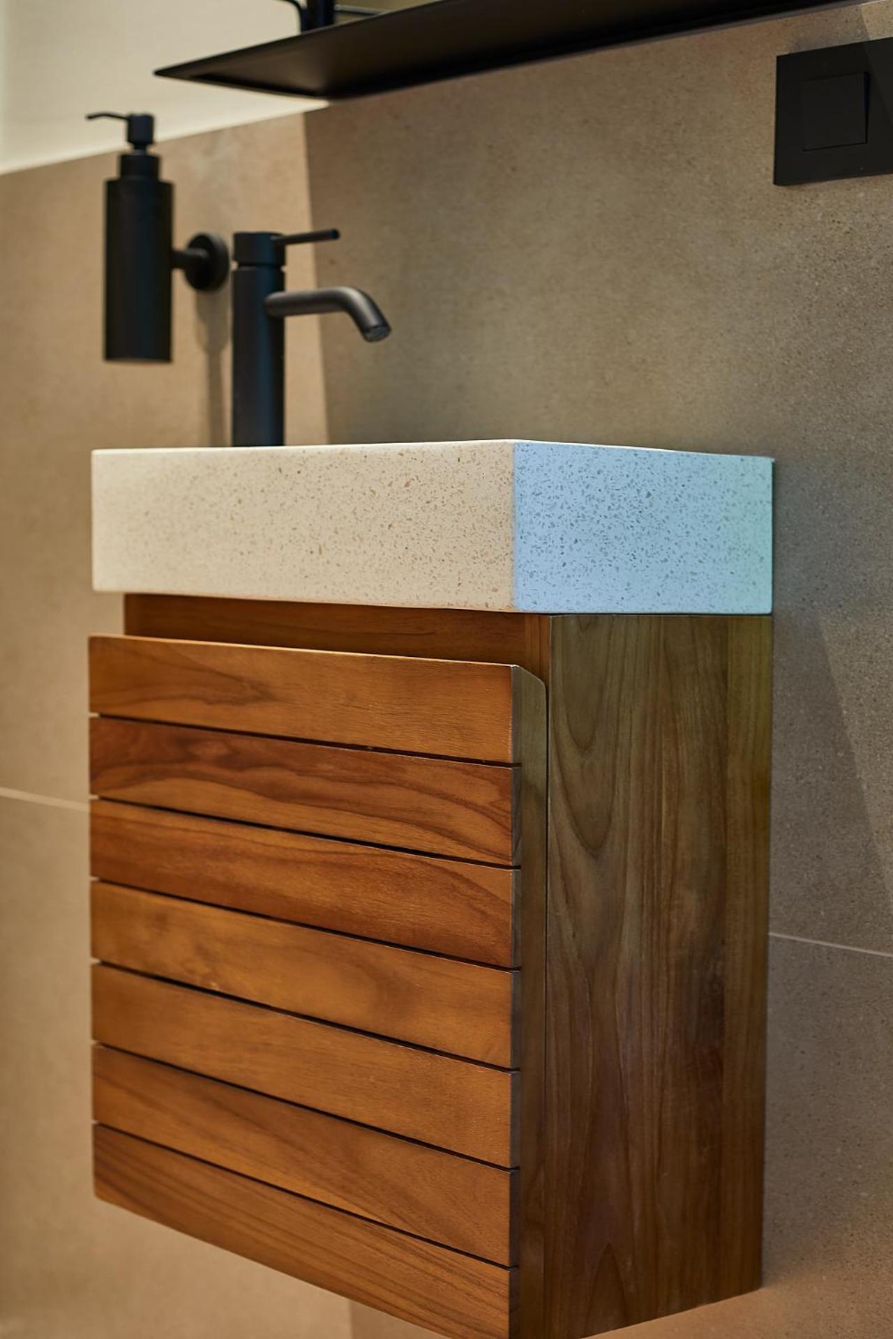 Single Room Shower