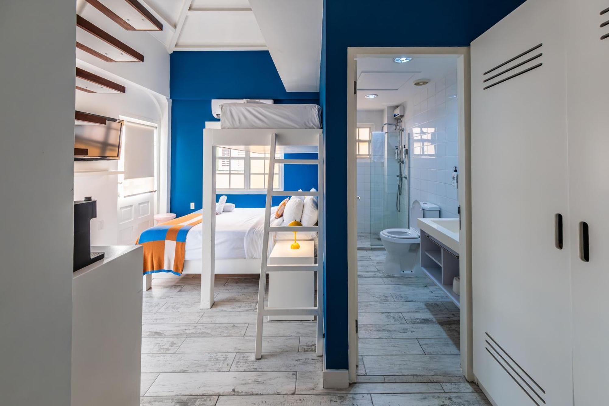 Deluxe Family Suite