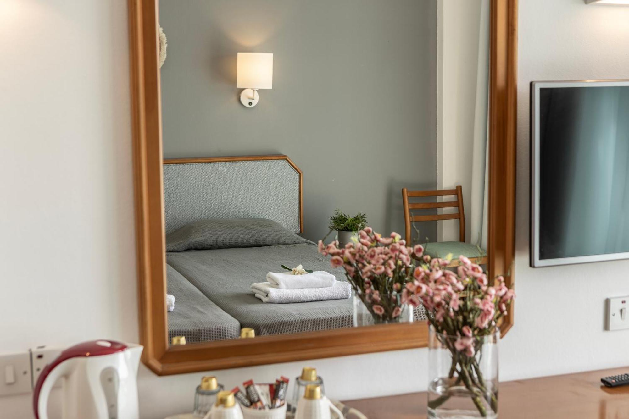 Double or Twin Room with Inland View