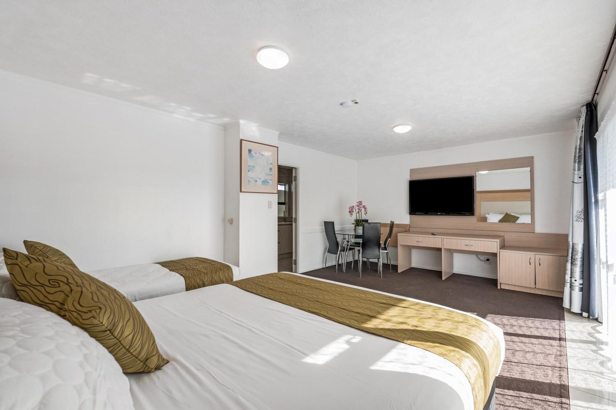 Deluxe Twin Room,1674672575:JPEG