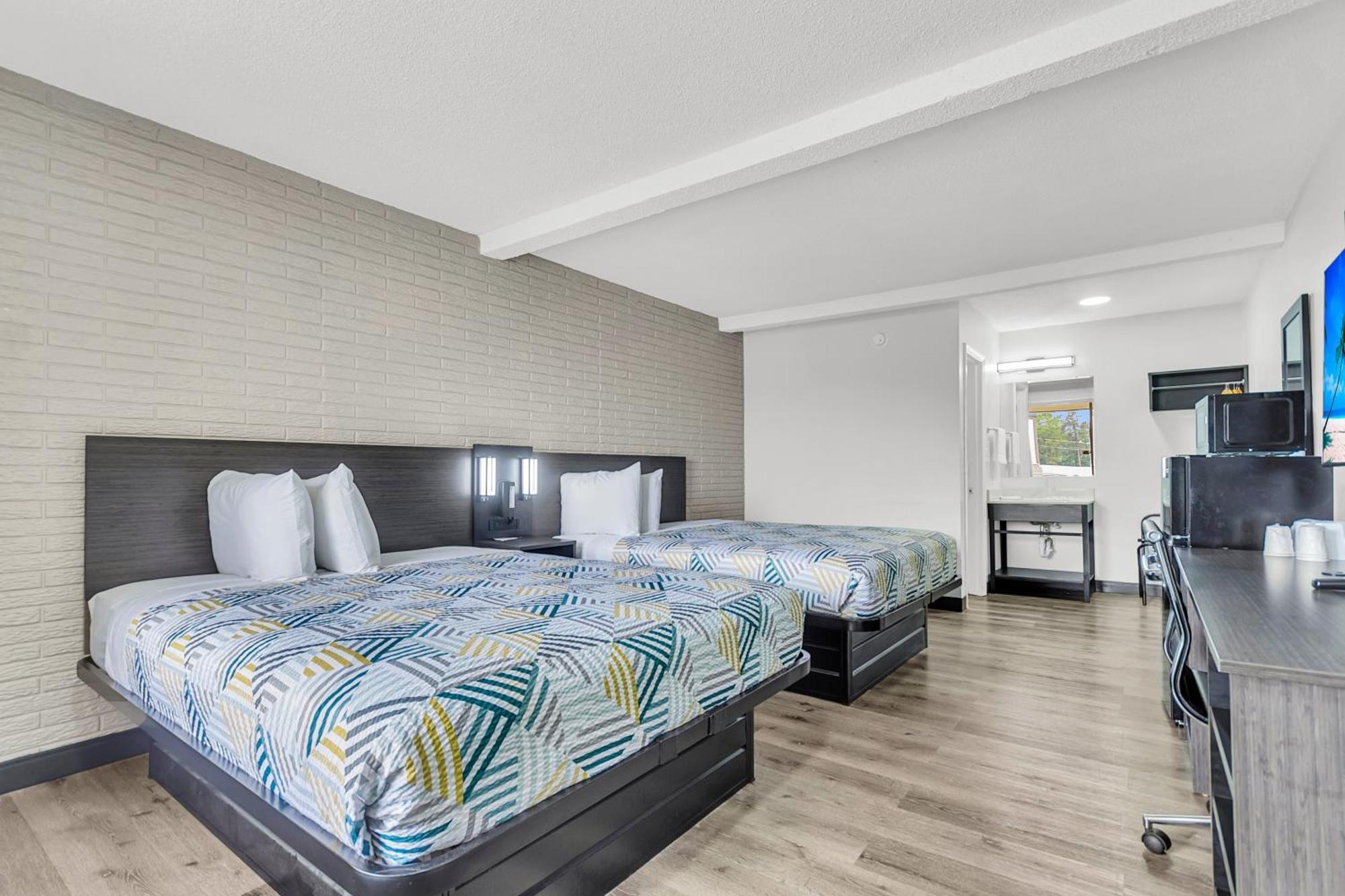 Double Room with Two Double Beds - Smoking