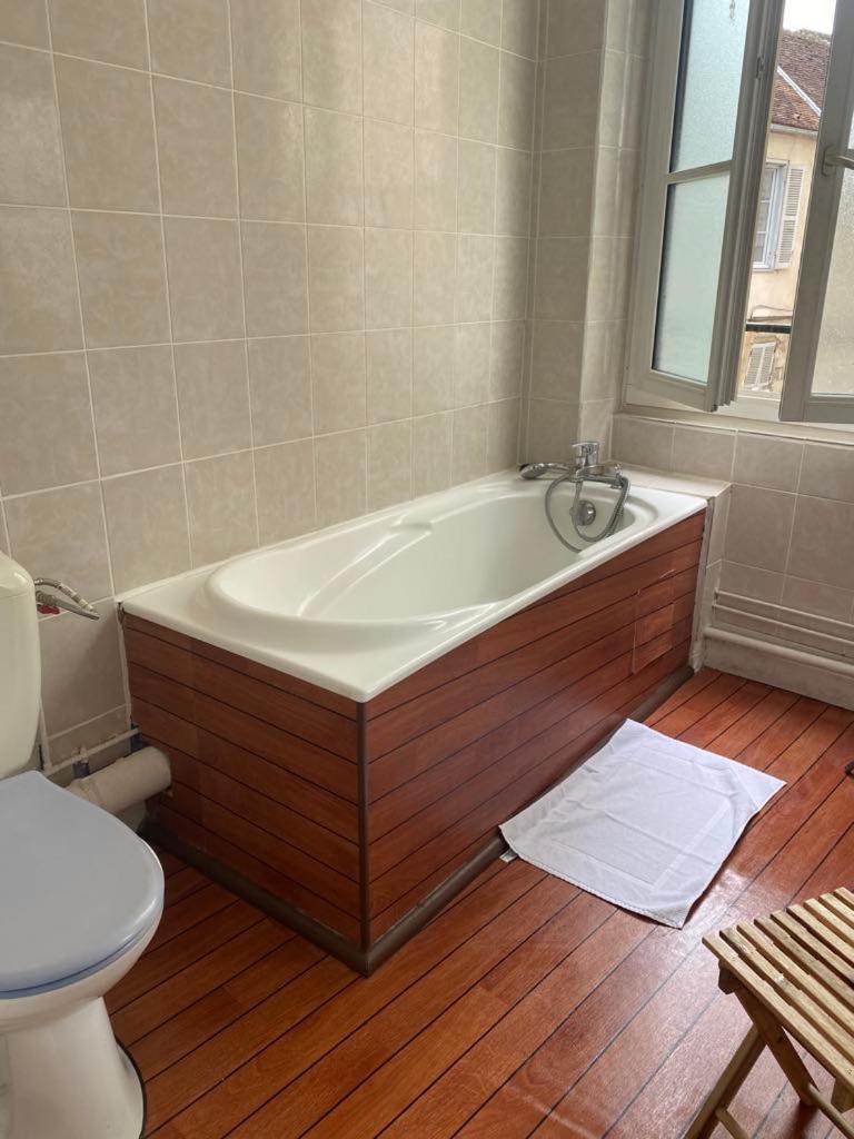 Family Room Private Bathroom