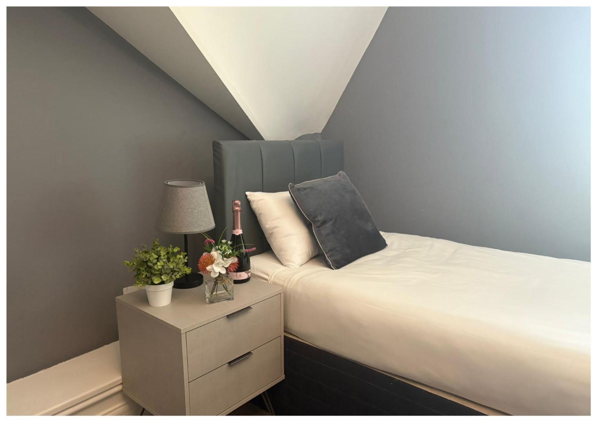 Triple Room Private Bathroom