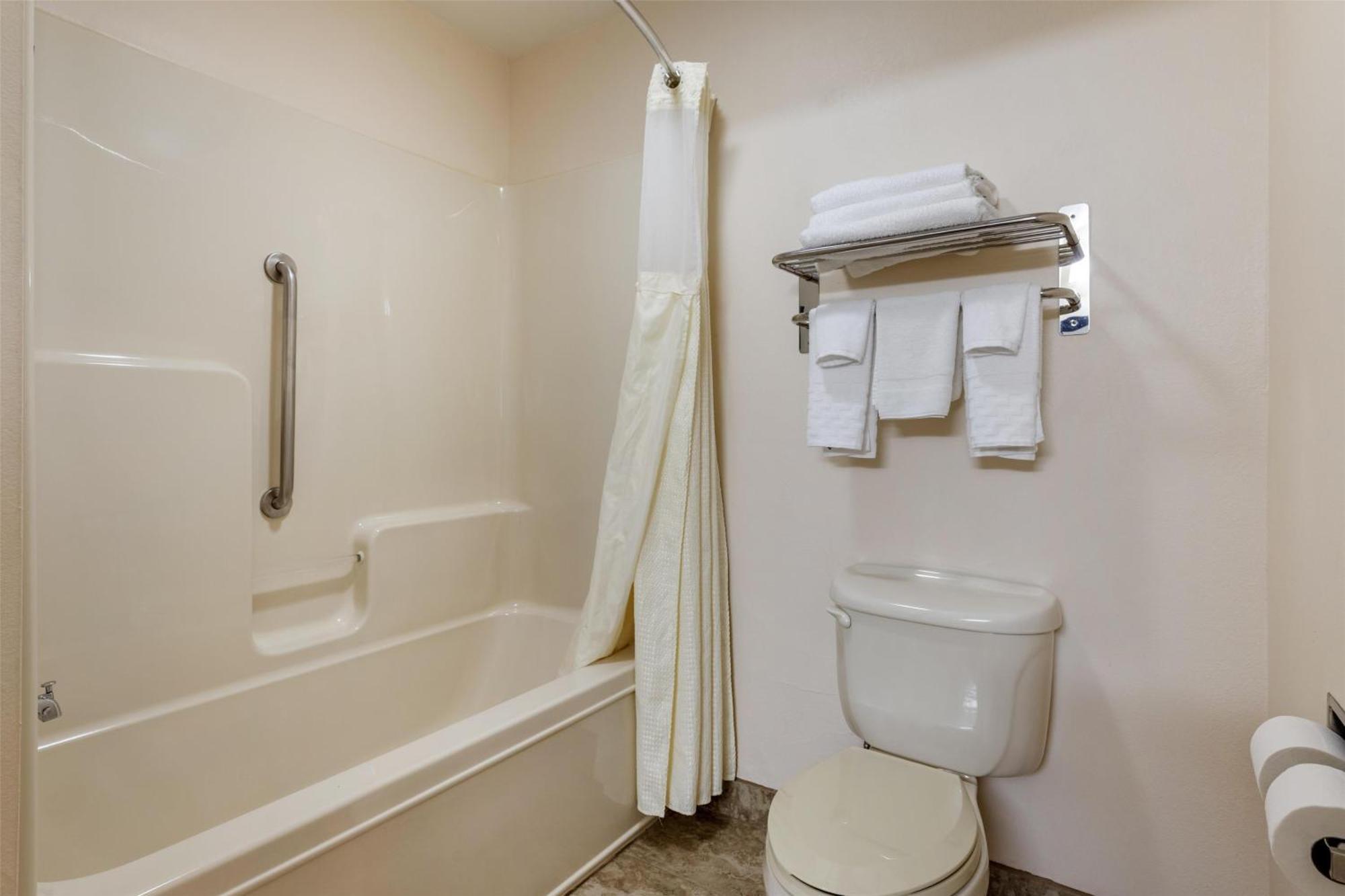 King Room with Spa Bath - Non Smoking