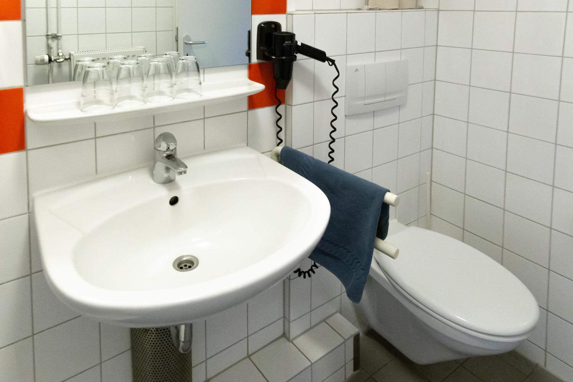 Quadruple Room Bathroom