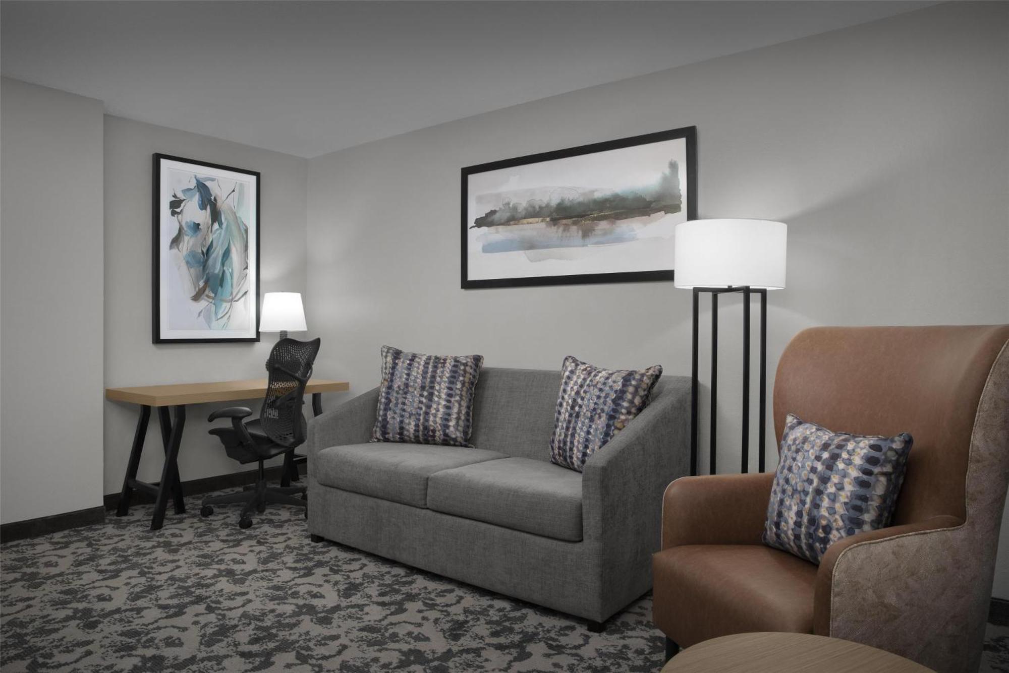 Junior King Suite Sofa Bed,1682934043:JPEG