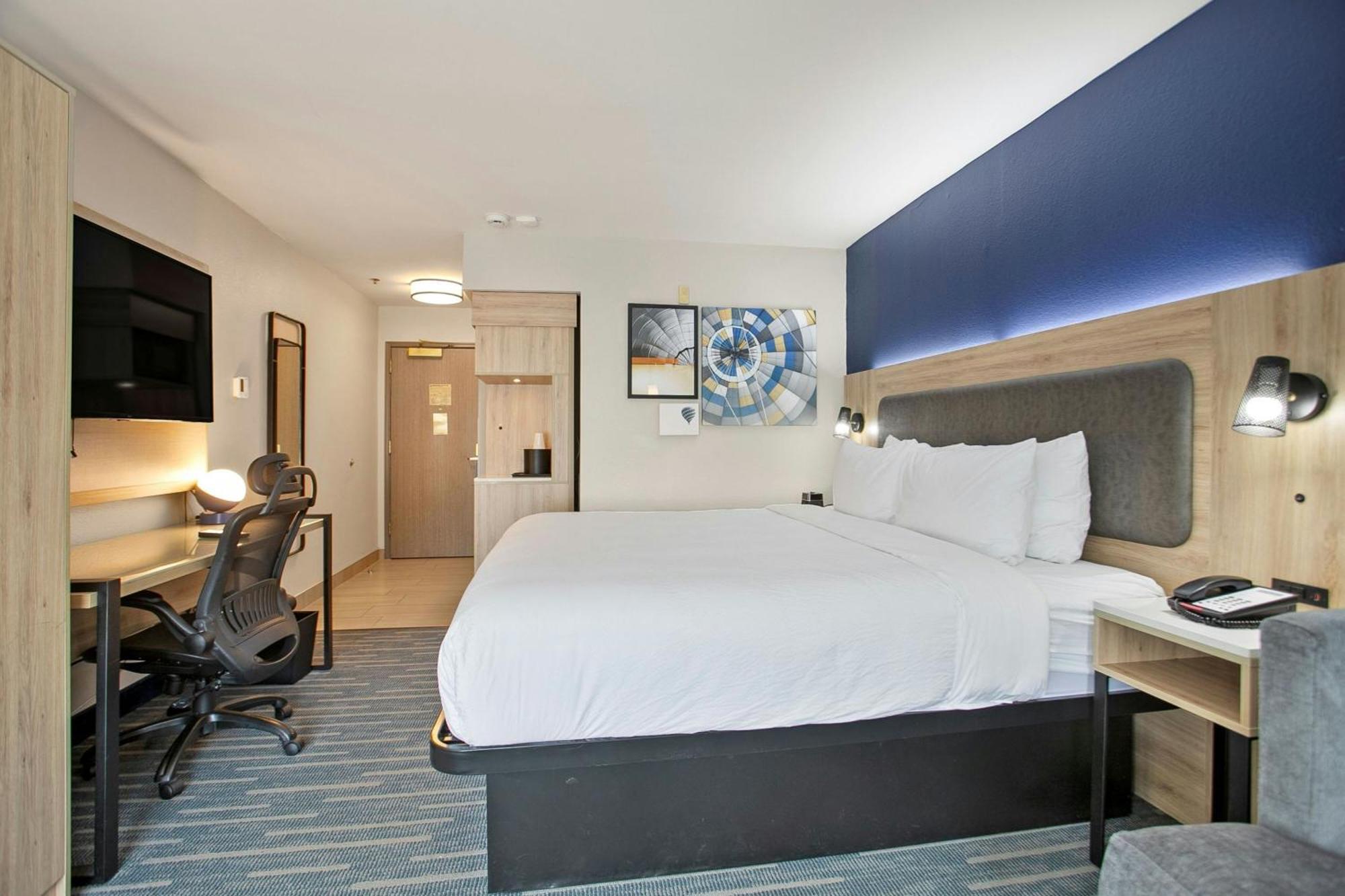 King Room – Hearing Accessible