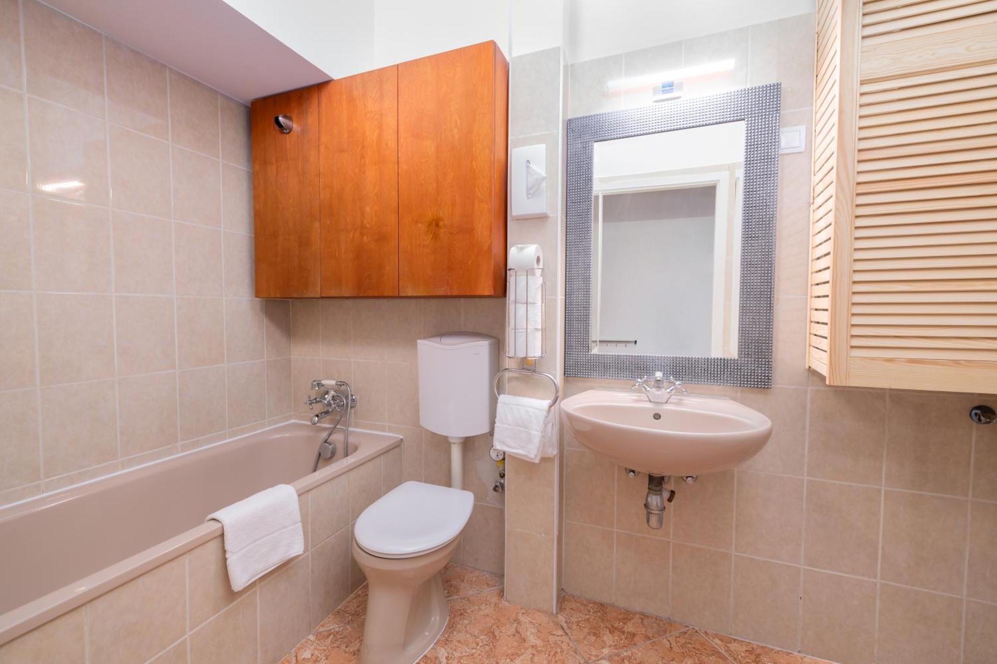 Apartamento de 2 dormitorios con galería