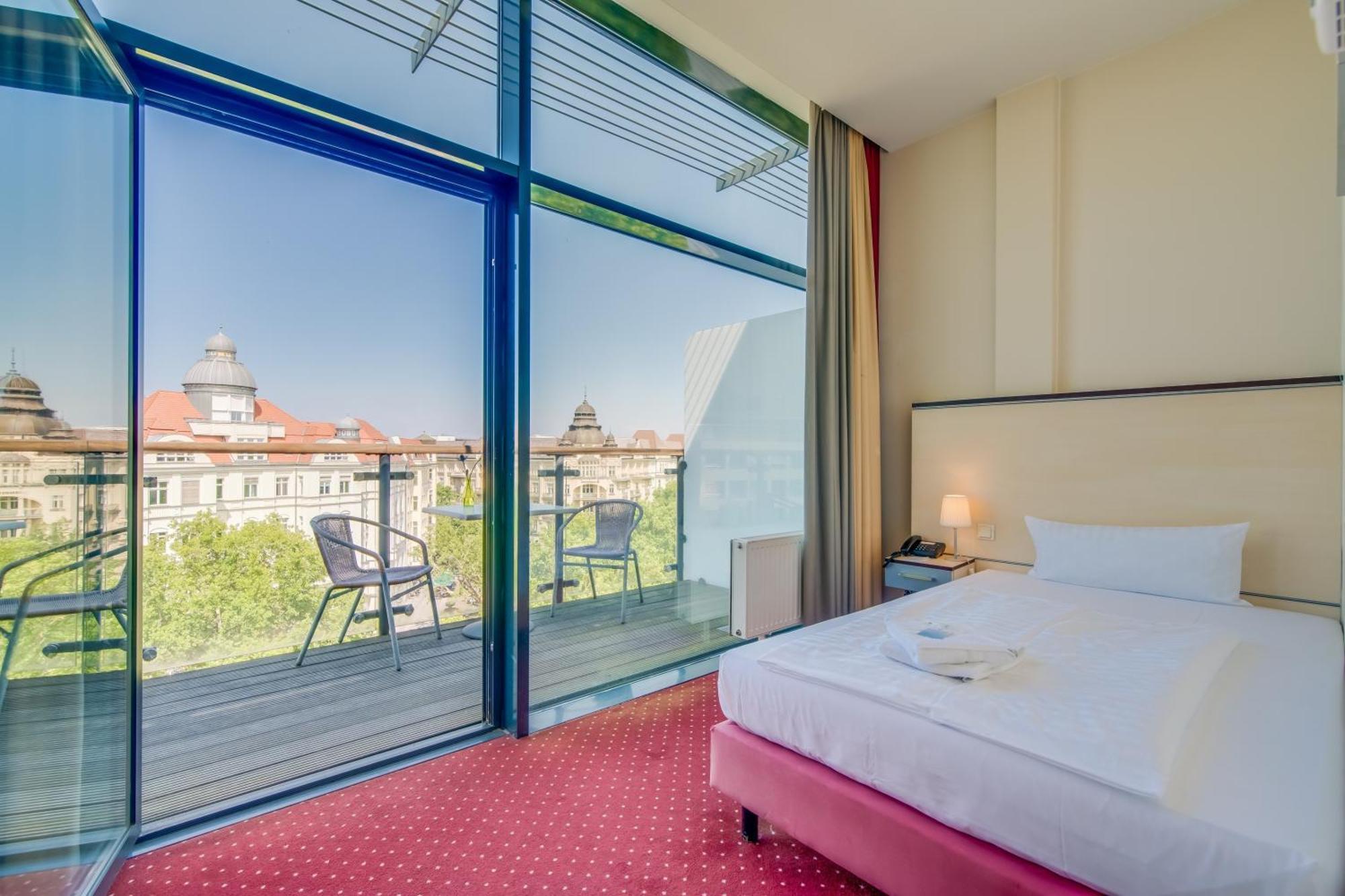 Single Room Terrace