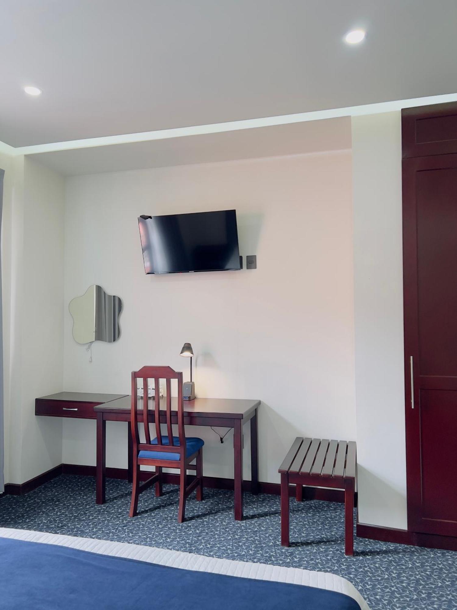 Deluxe Suite Spa Bath