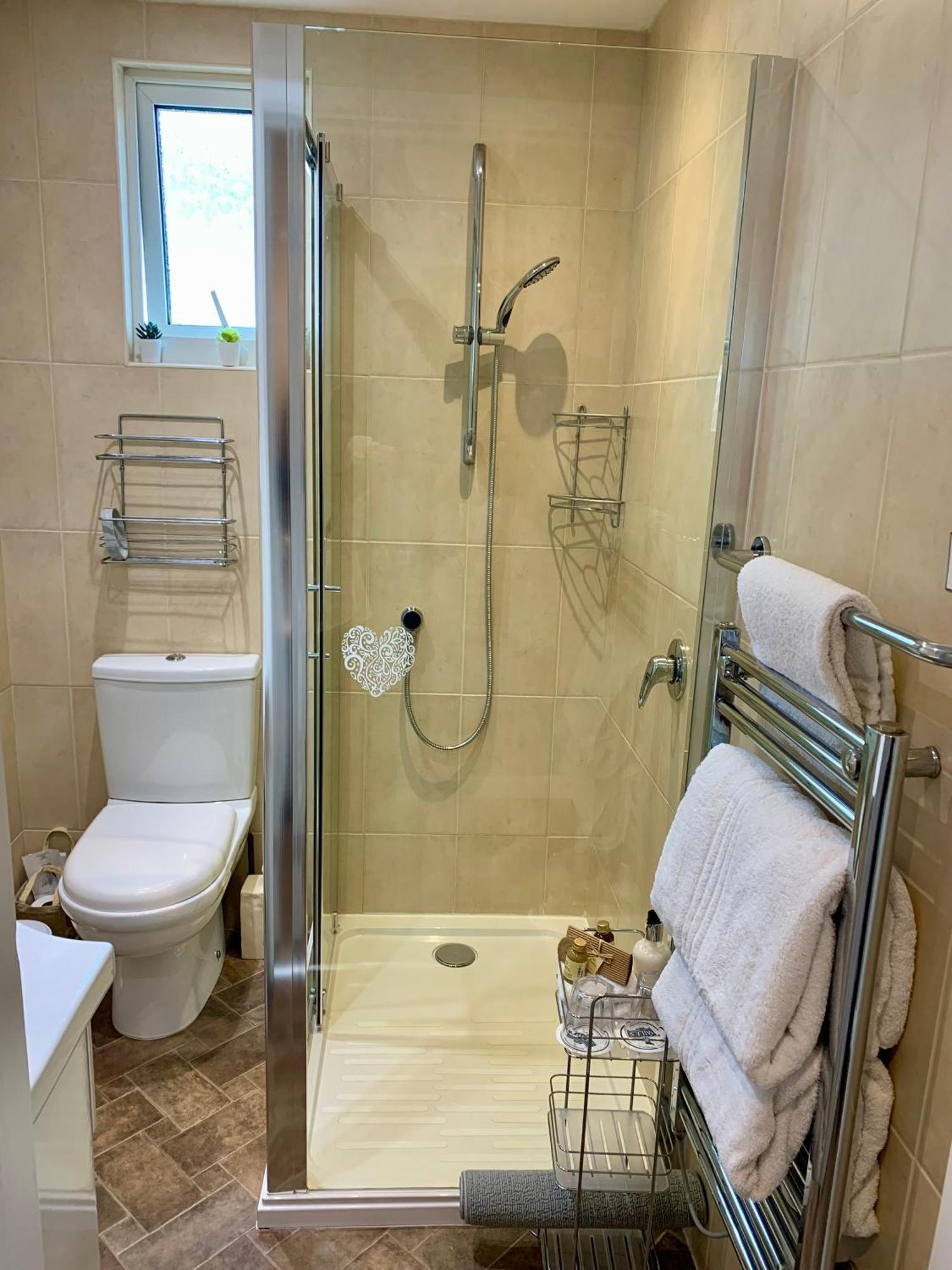 Double or Twin Room with Shower