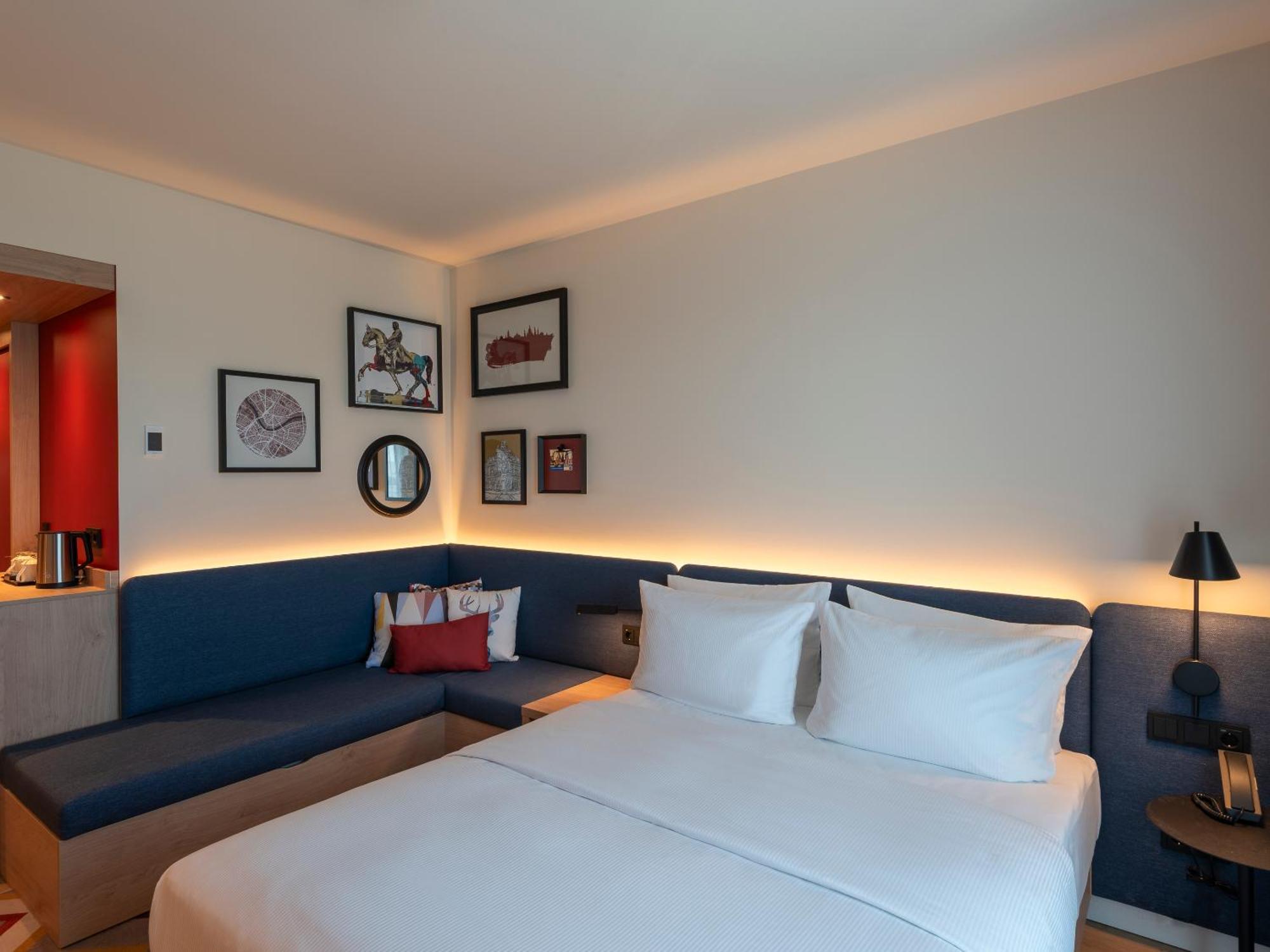 Queen Room