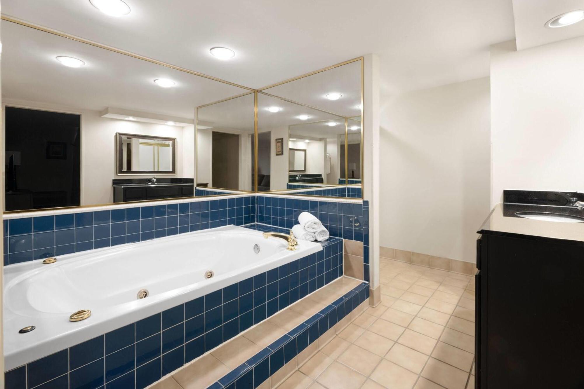 Deluxe King Suite with Jetted Tub and Kitchenette