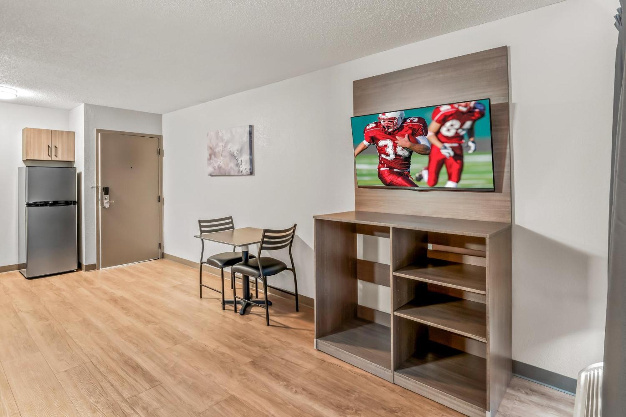 Deluxe King Room Disability Access with Kitchenette Non-Smoking
