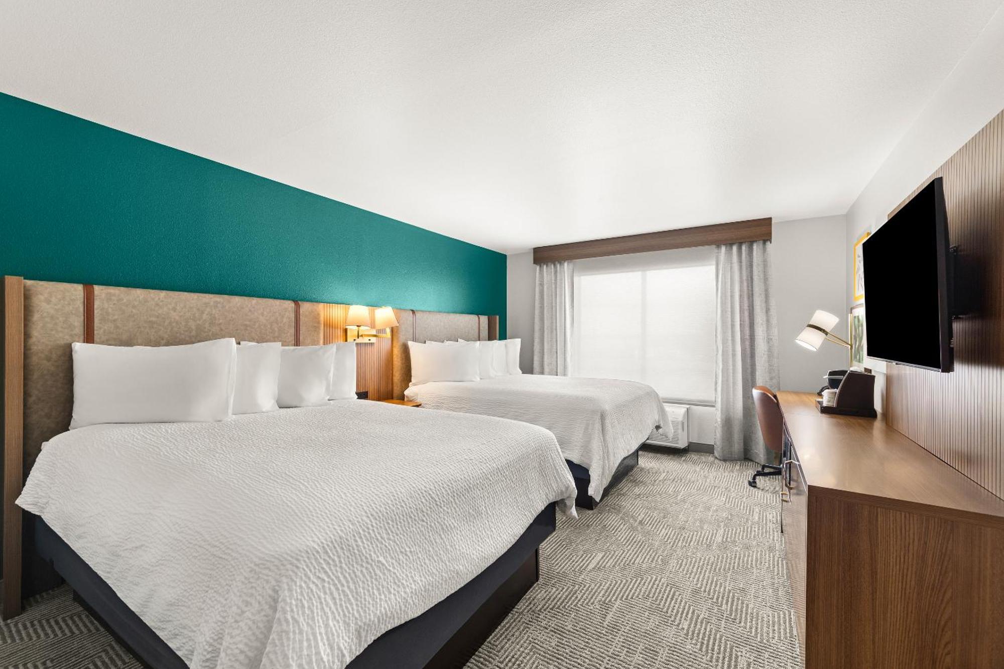 Standard Room with Two Queen Beds