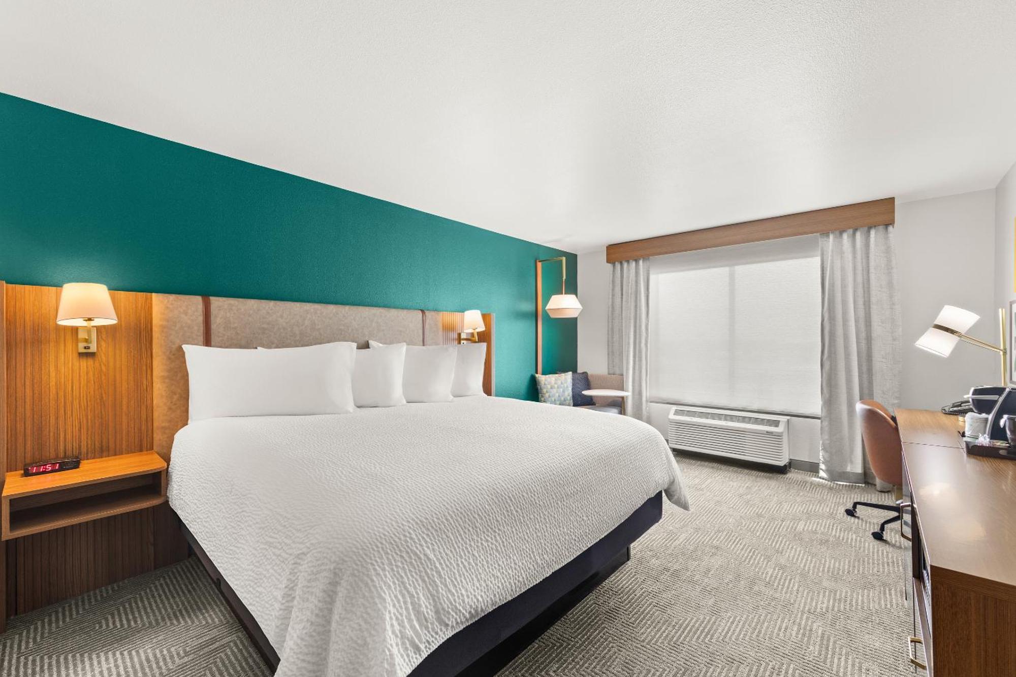 Standard King Room