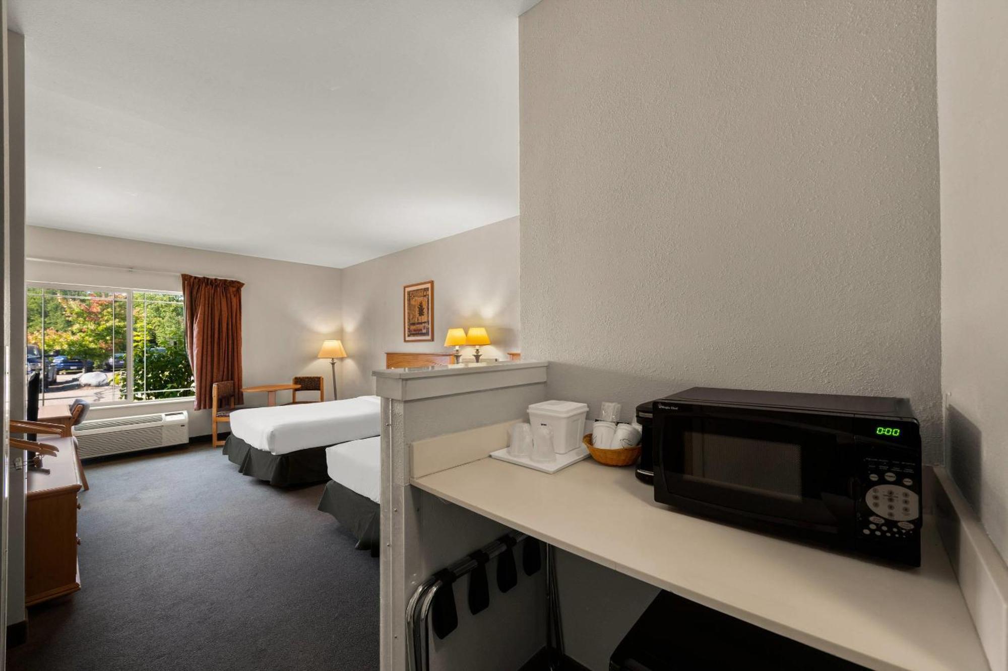 Queen Room with Two Queen Beds - Accessible/Non-Smoking