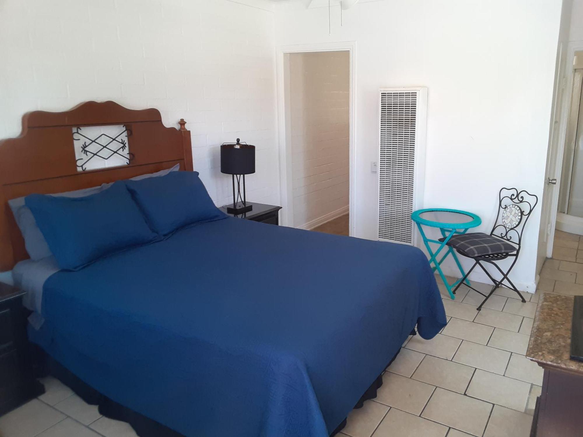 Queen Room with Kitchen
