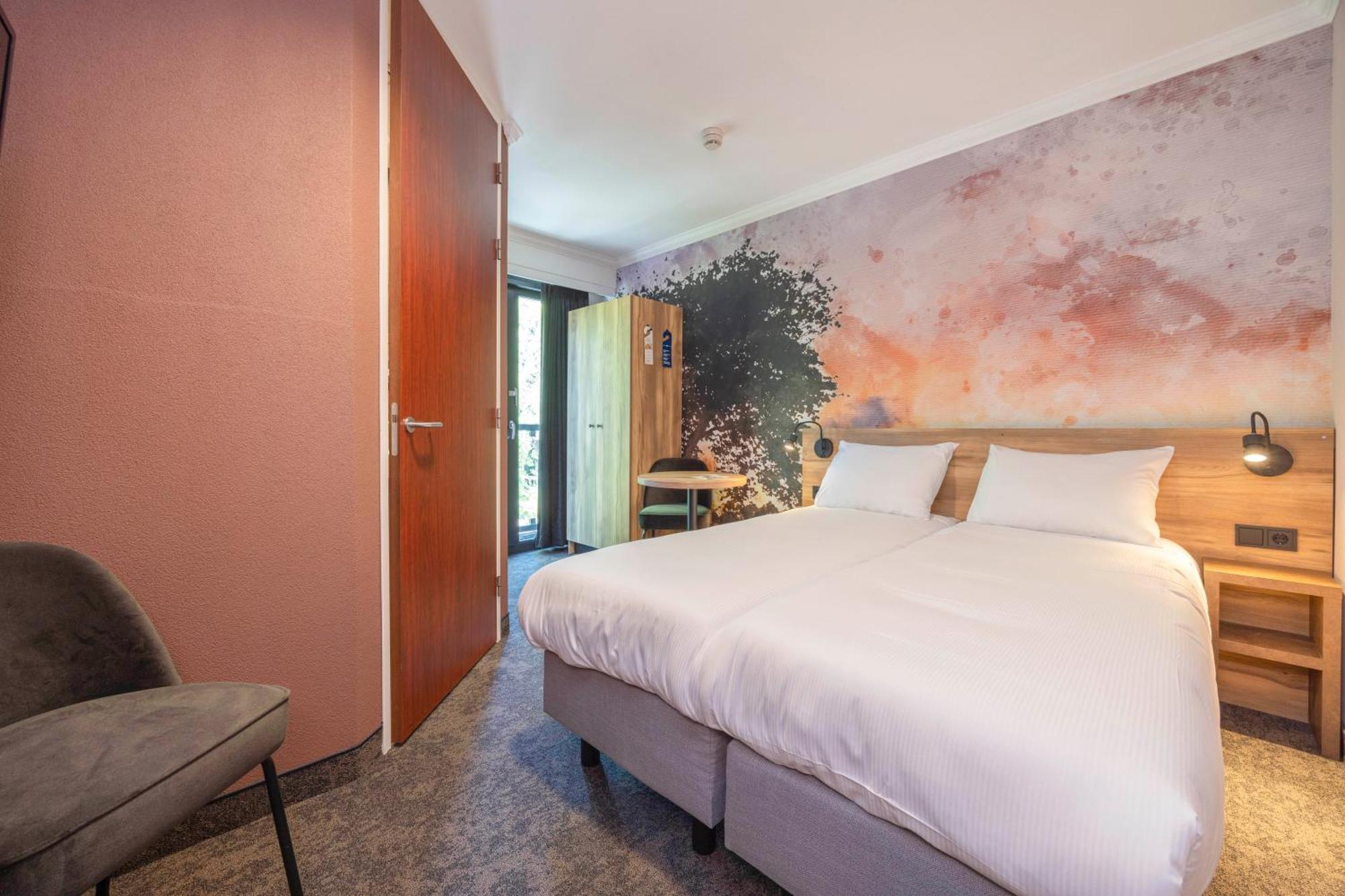 Small Double Room,1697053465:JPEG