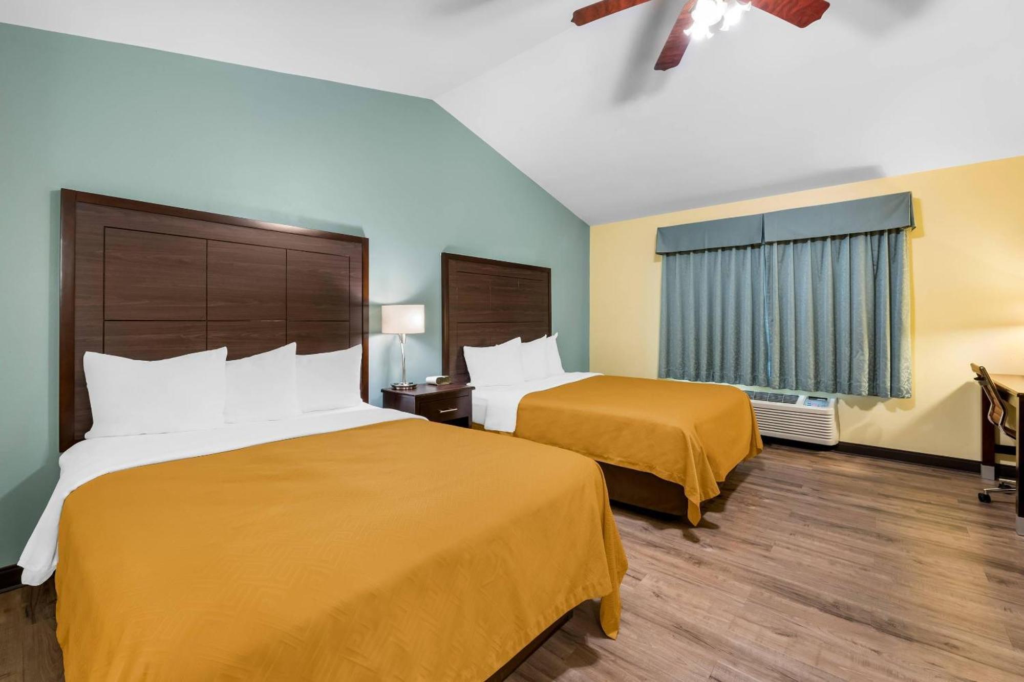 Queen Room with Two Queen Beds - Pet Friendly/Non-Smoking