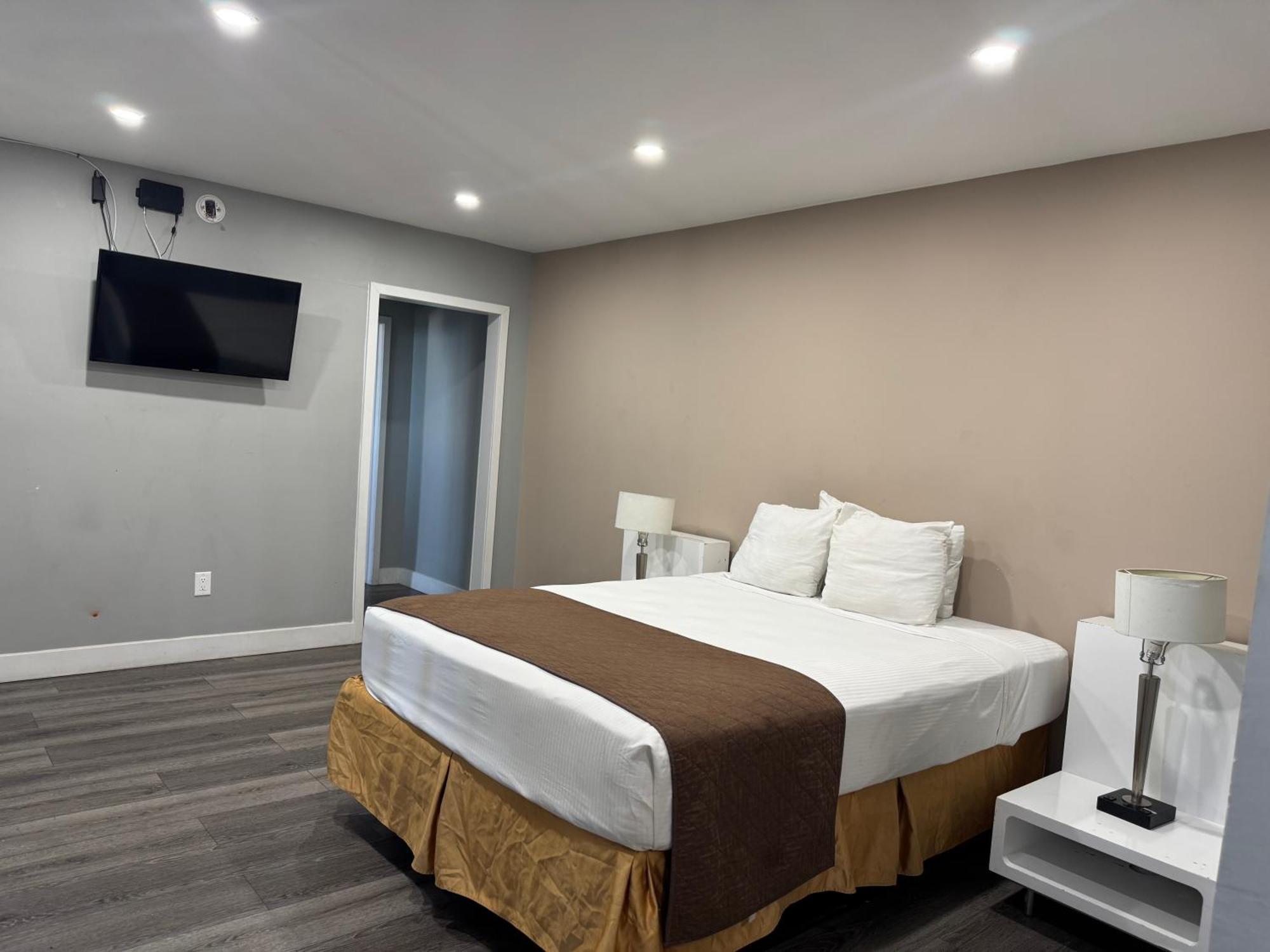 Deluxe Single Room